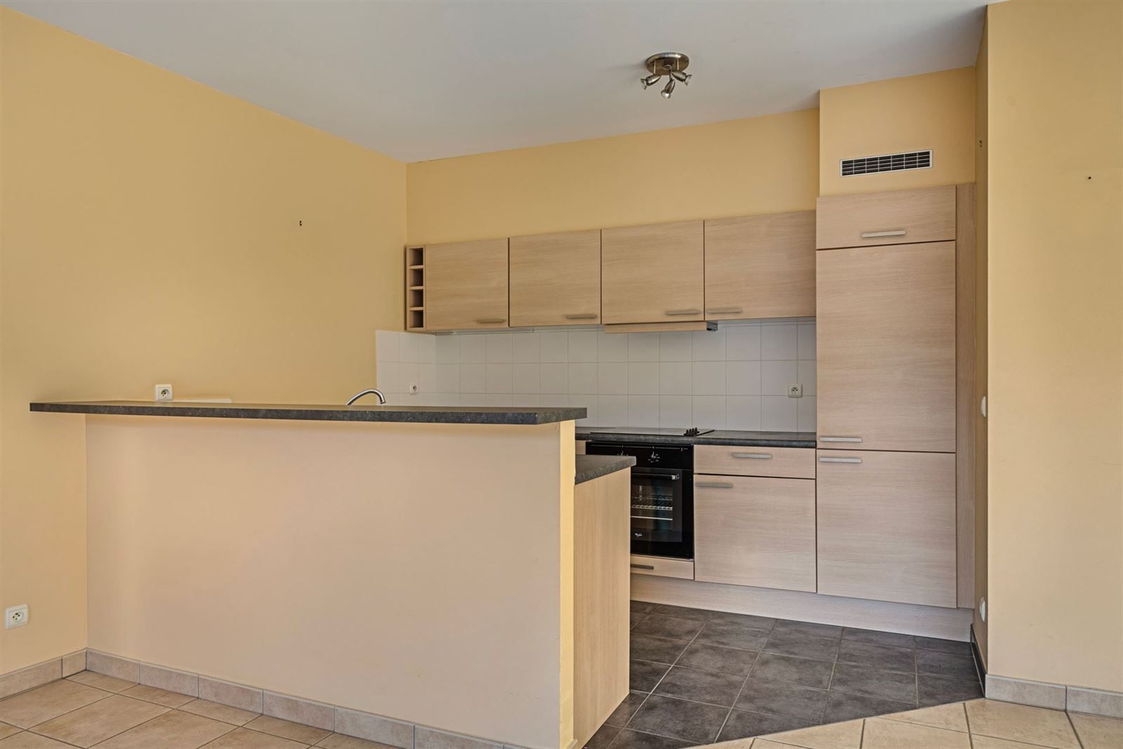 Lichtrijk appartement (109m²) op 1ste verdiep met 1 slaapkamer foto 5