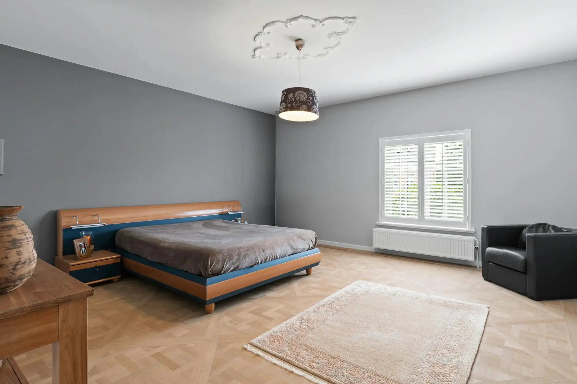 Villa met praktijkruimte en weilanden te koop in Geel foto 32