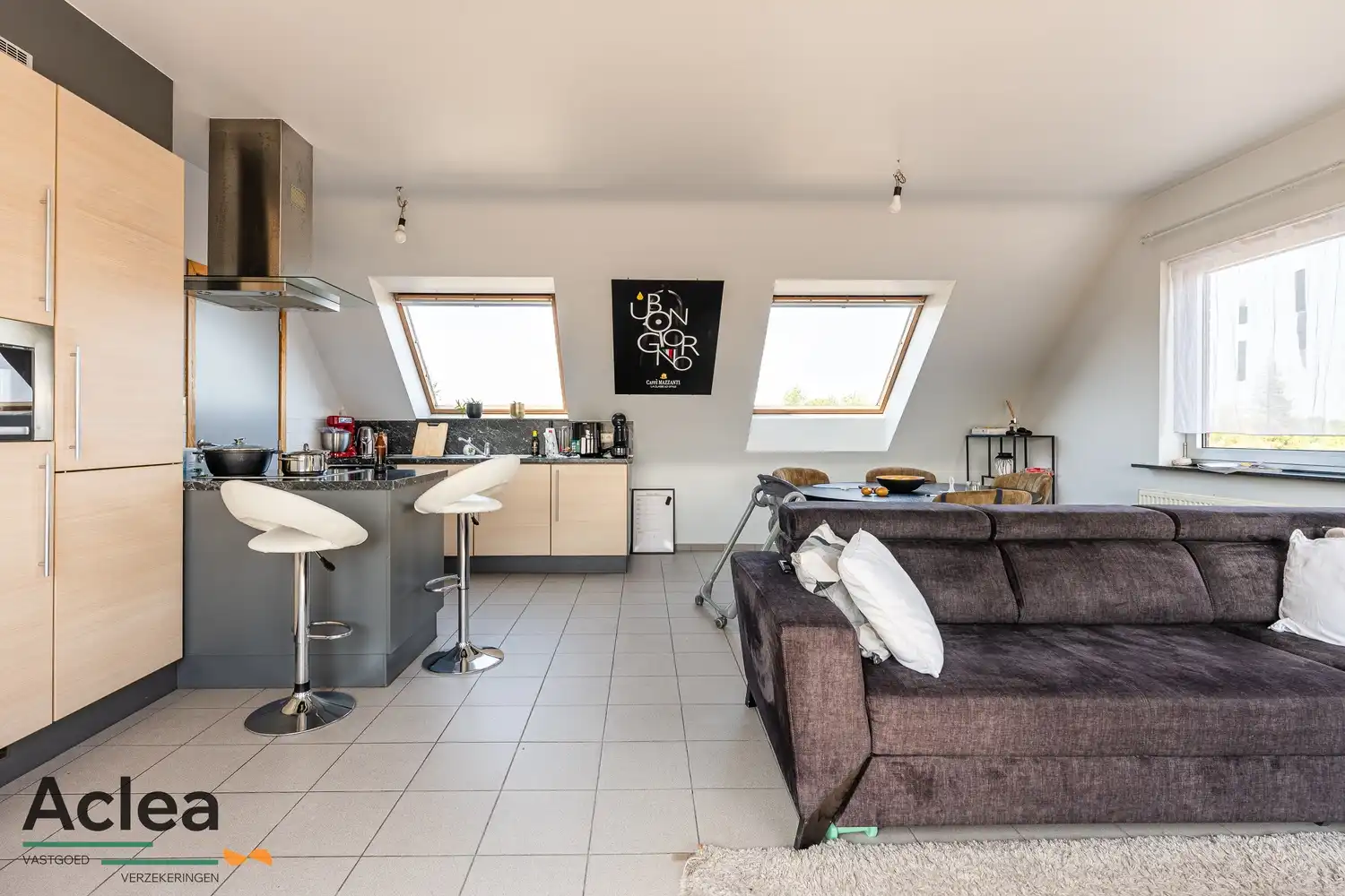 Lichtrijk dakappartement mét garage en terras foto 13