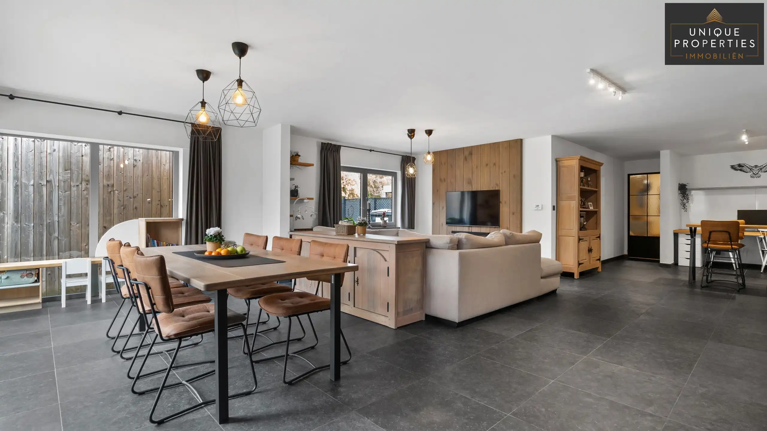 Huis te koop foto {{pictureIndex}}