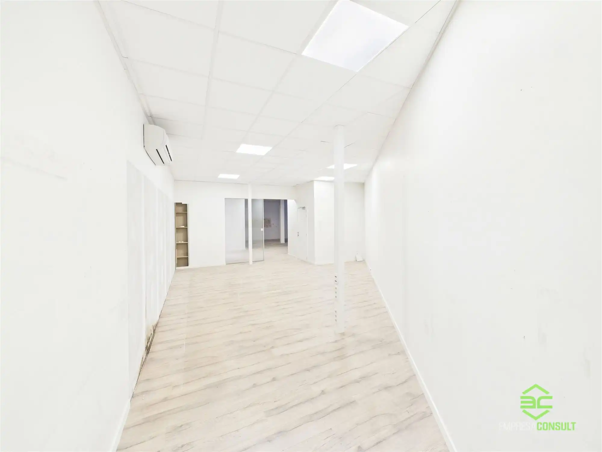 Handelsgelijkvloers op A+ locatie in het centrum! foto 14