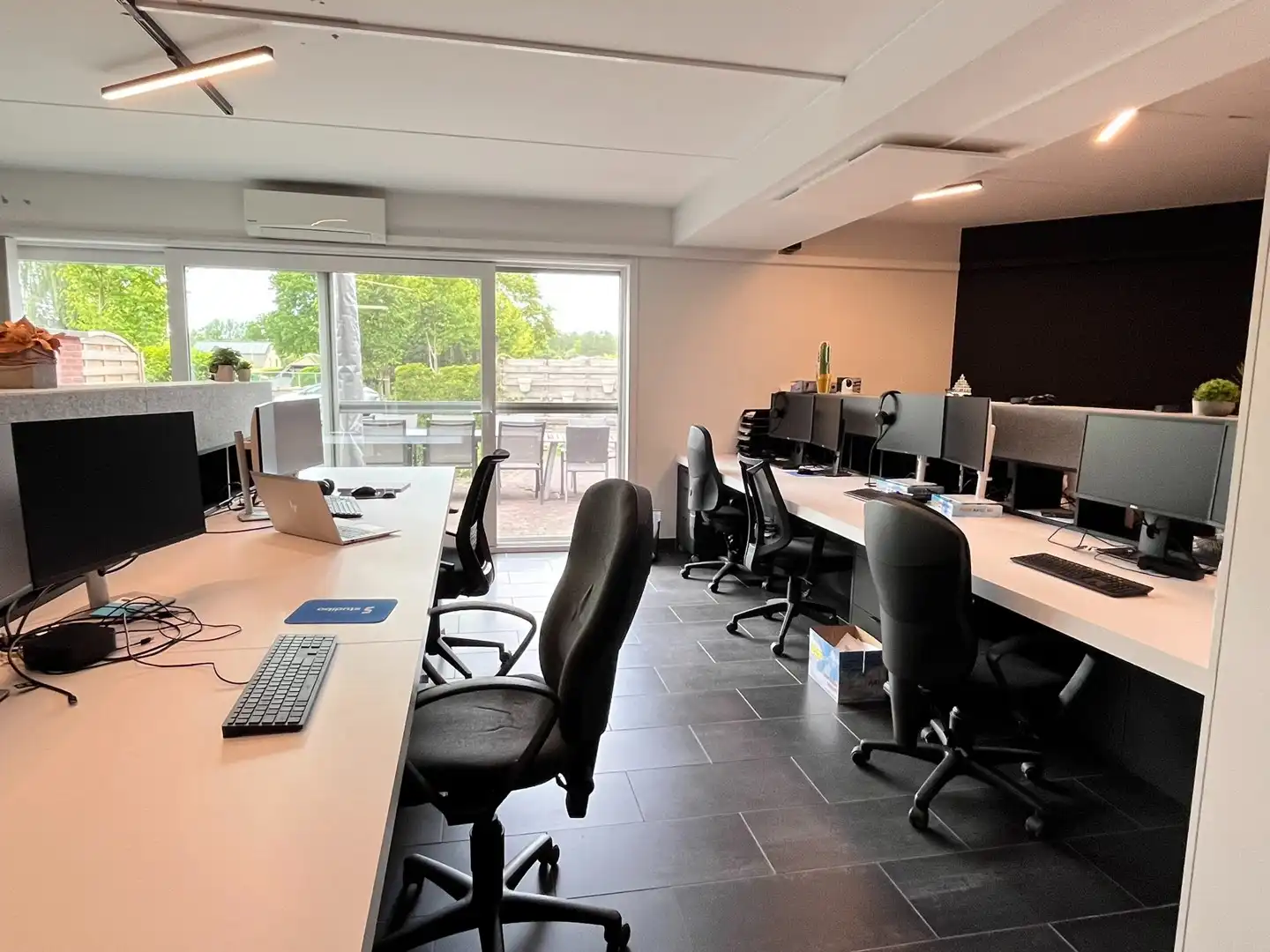 Gelijkvloers handelspand van 174 m² foto 15