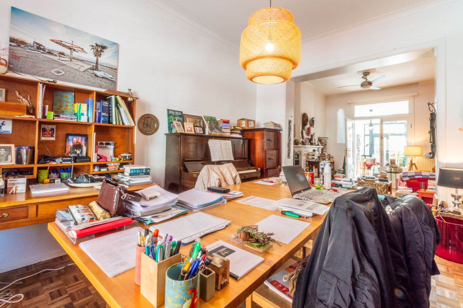 Ruime (196m²) en goed onderhouden woning met 3 slaapkamers! foto 4
