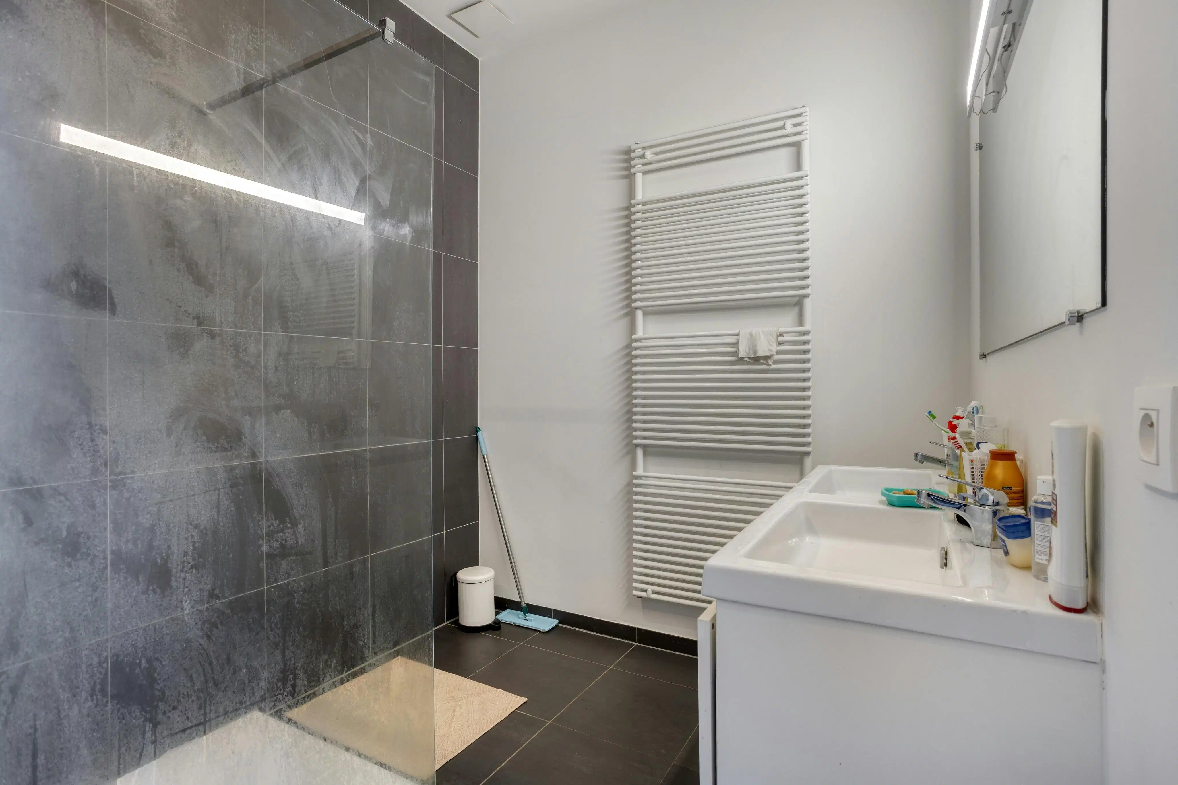 Loft-appartement één slaapkamer in voormalig fabrieksgebouw foto 9