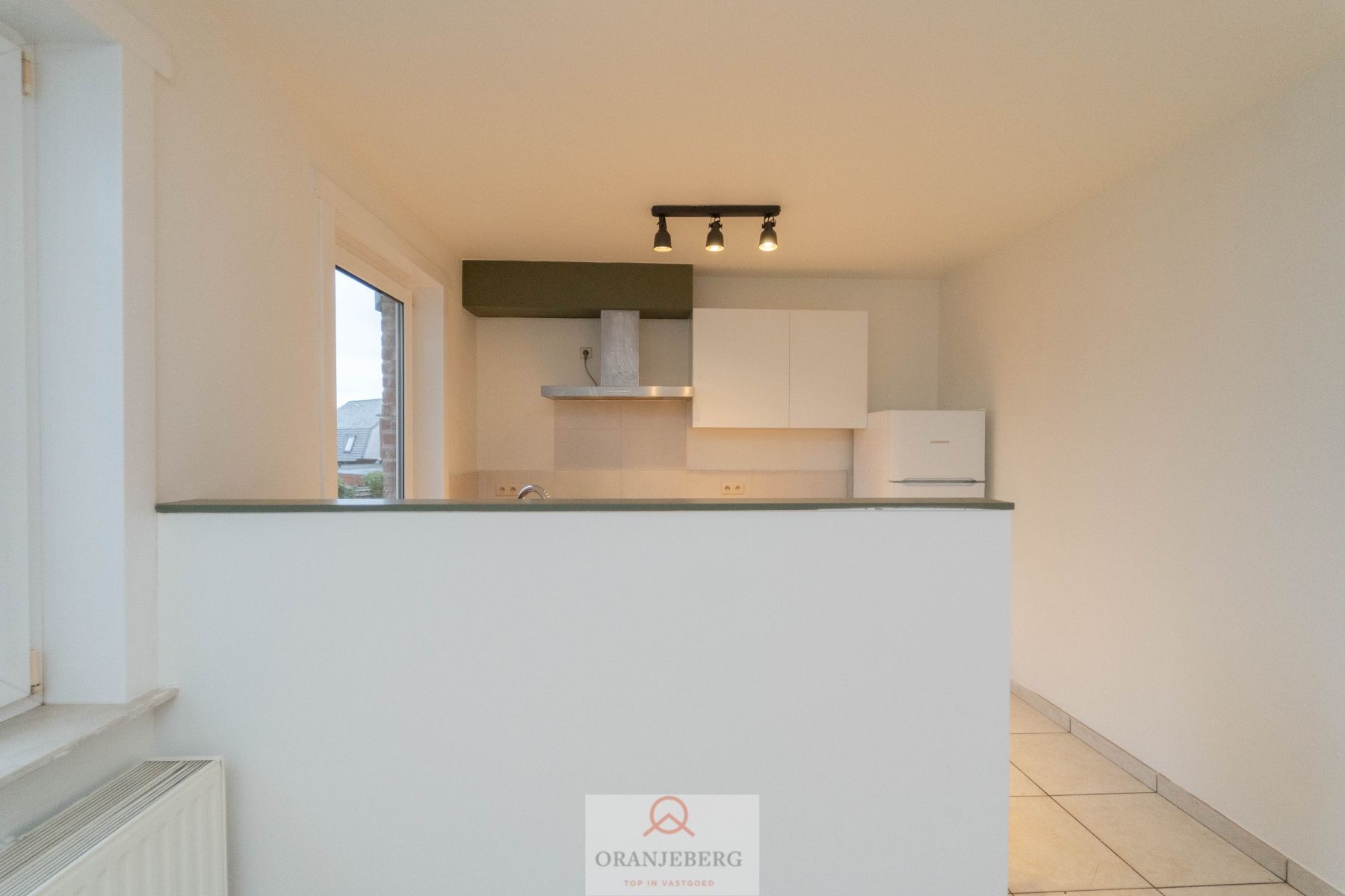 Lichtrijke bel-étage woning met garage en tuin te Lievegem - Waarschoot foto 16