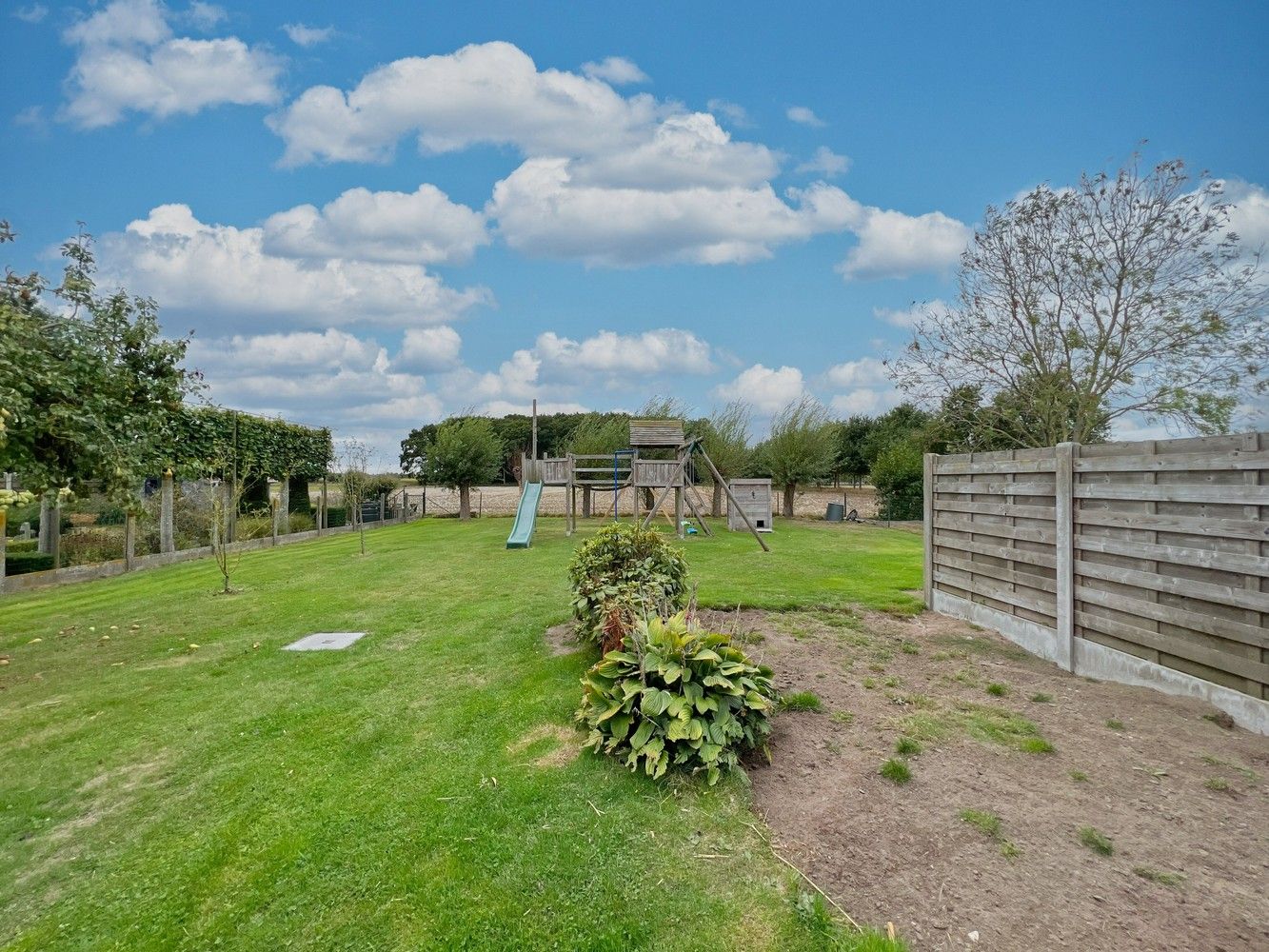 Unieke gezinswoning op 1300 m² + landelijk verzicht! foto 28