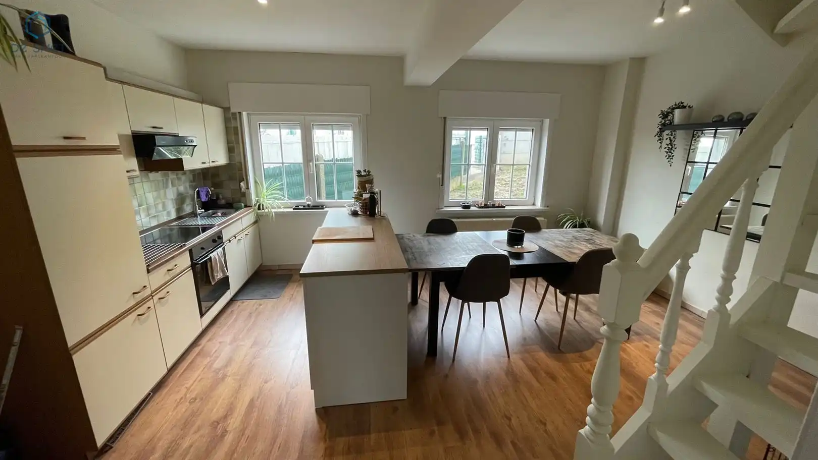 WONING MET TUIN EN GARAGE foto 8