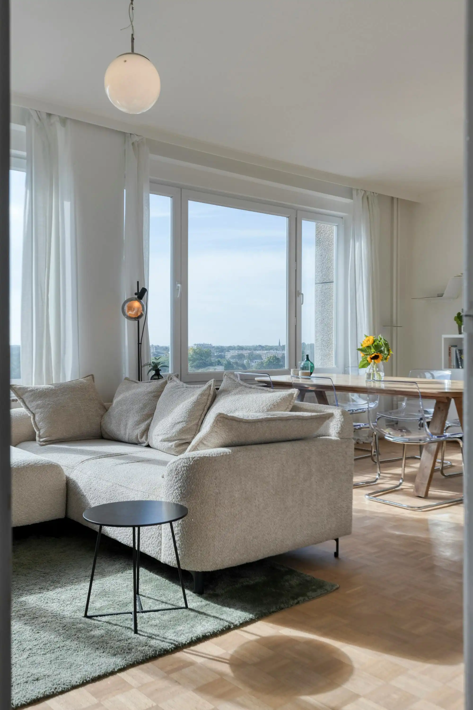  Appartement met 2 slaapkamers, terras en parking te koop in Antwerpen foto 4