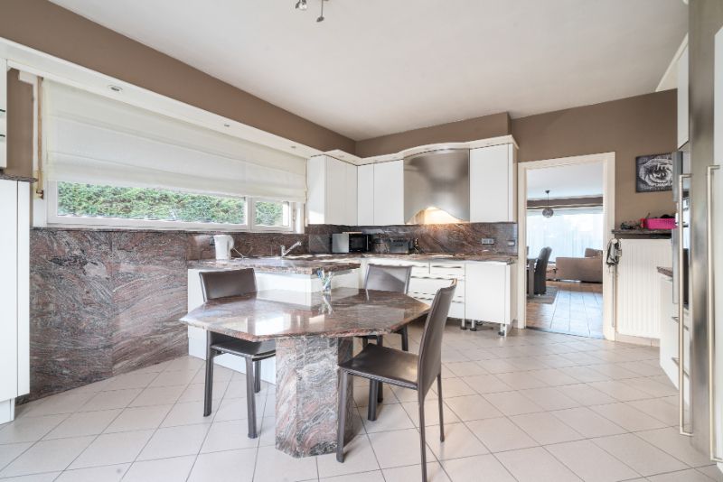 Woning met magazijn op 1174m² foto 6