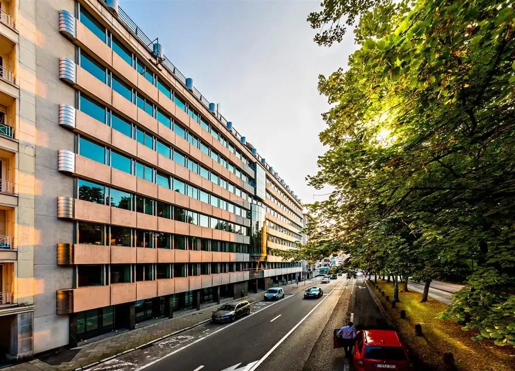 NERVIENS / NERVIERS 9-31: 538m² en 1.033m² foto 2
