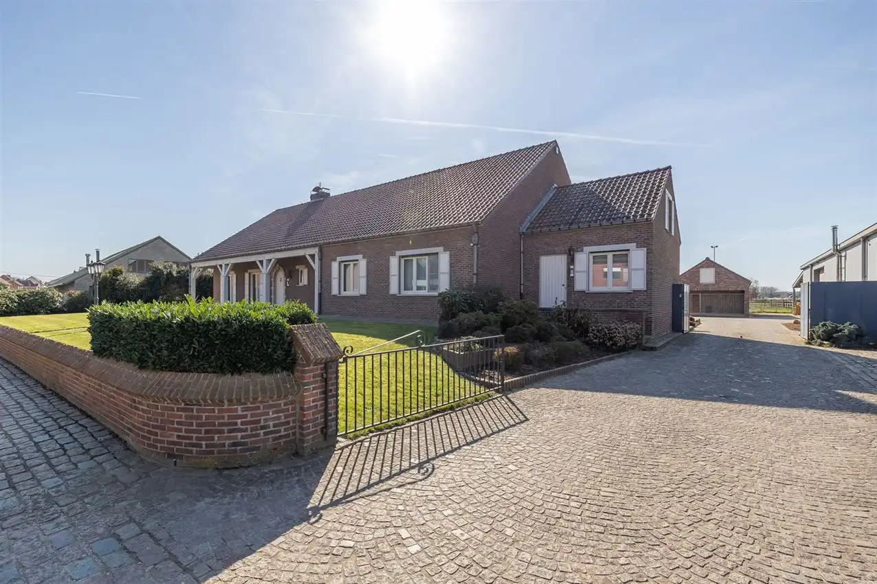 Villa grenzend aan agrarisch gebied met 4slk en opslag foto 49