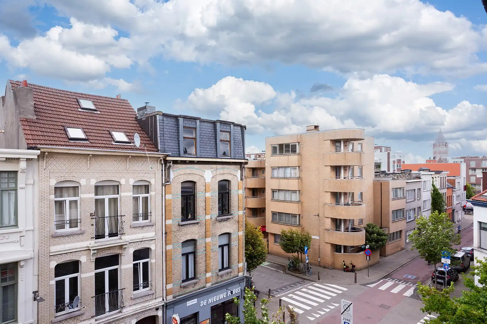 Drie slaapkamers, twee terrassen, één centrale ligging foto 18
