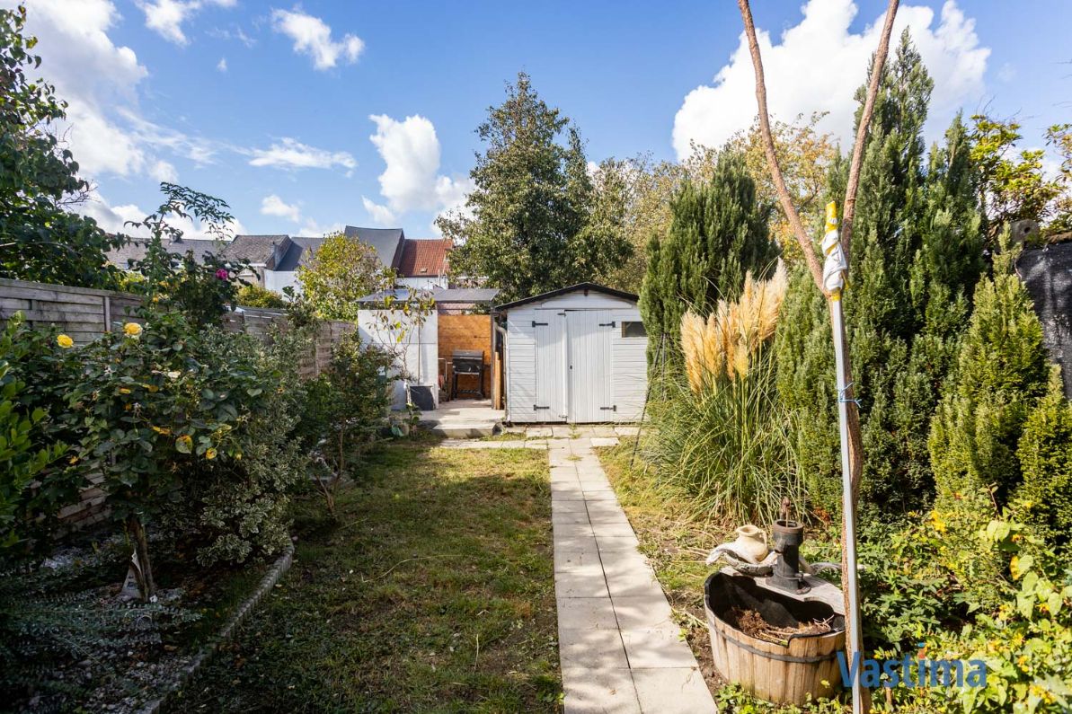 Licht op te frissen gezins- of starterswoning met tuin in Aalst foto 28