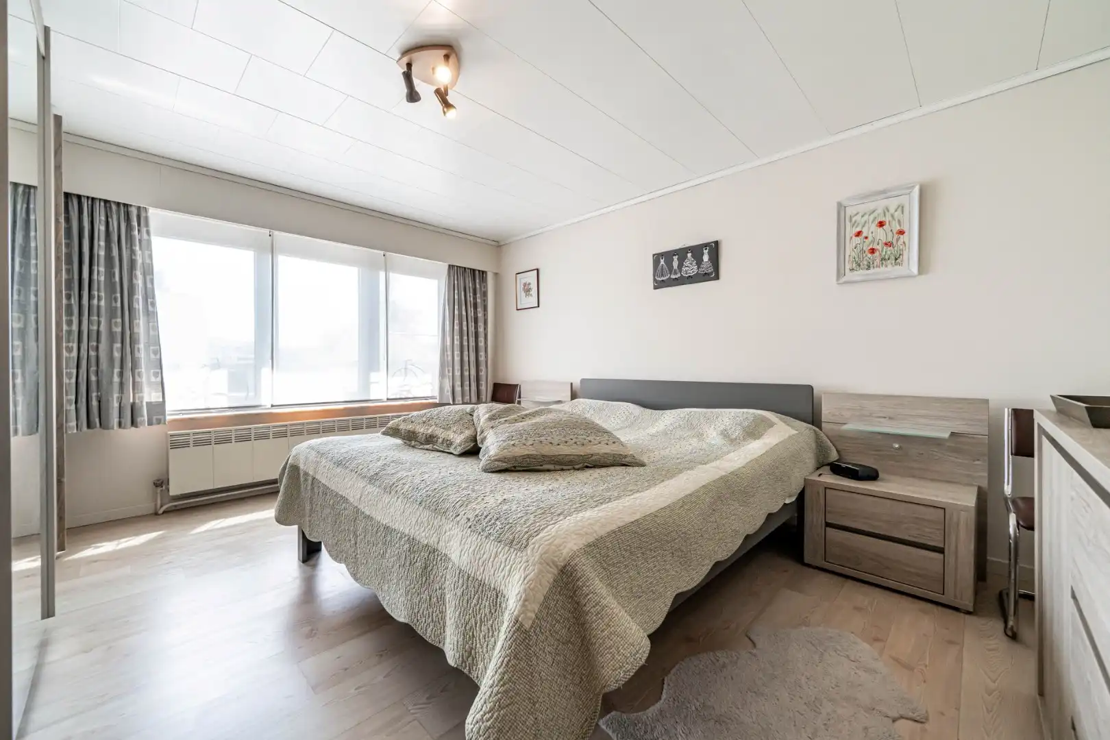 INSTAPKLARE, GERENOVEERDE GEZINSWONING MET 4 SLAAPKAMERS IN TUILT foto 7