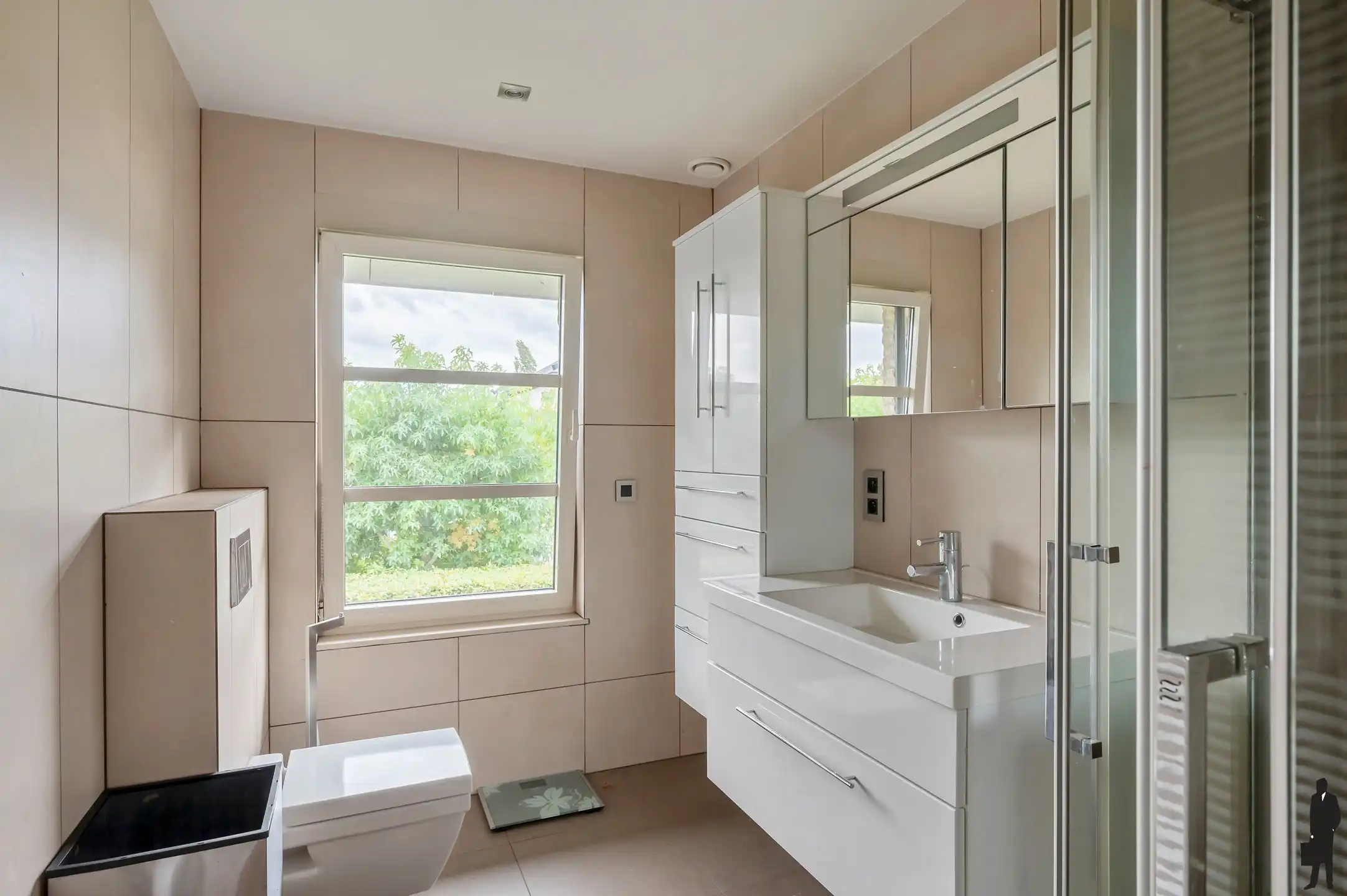 Eigentijdse villa op ca. 1.246 m² te Brasschaat! foto 8