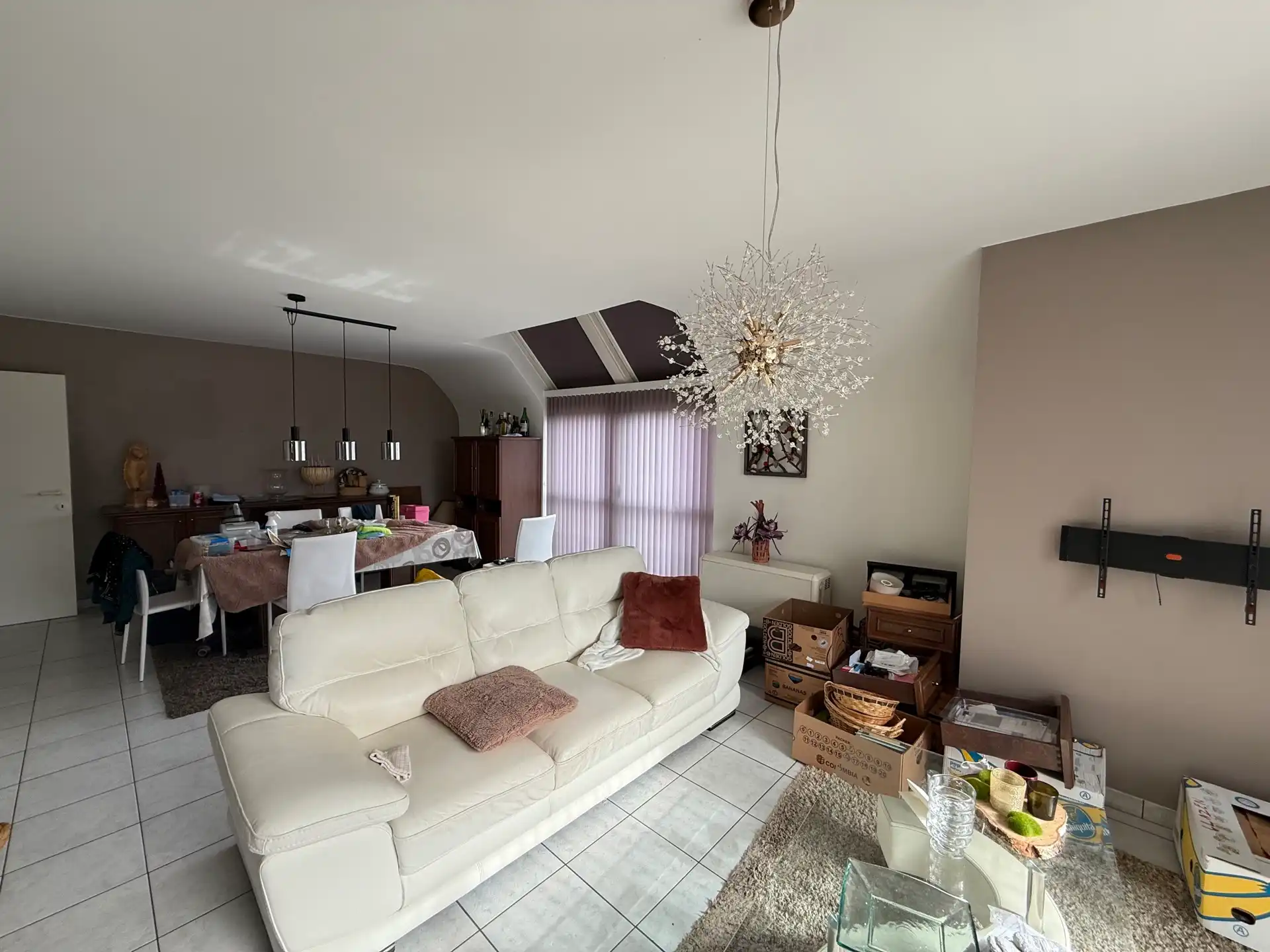 WICHELEN - Ruim appartement mét garage. foto 3