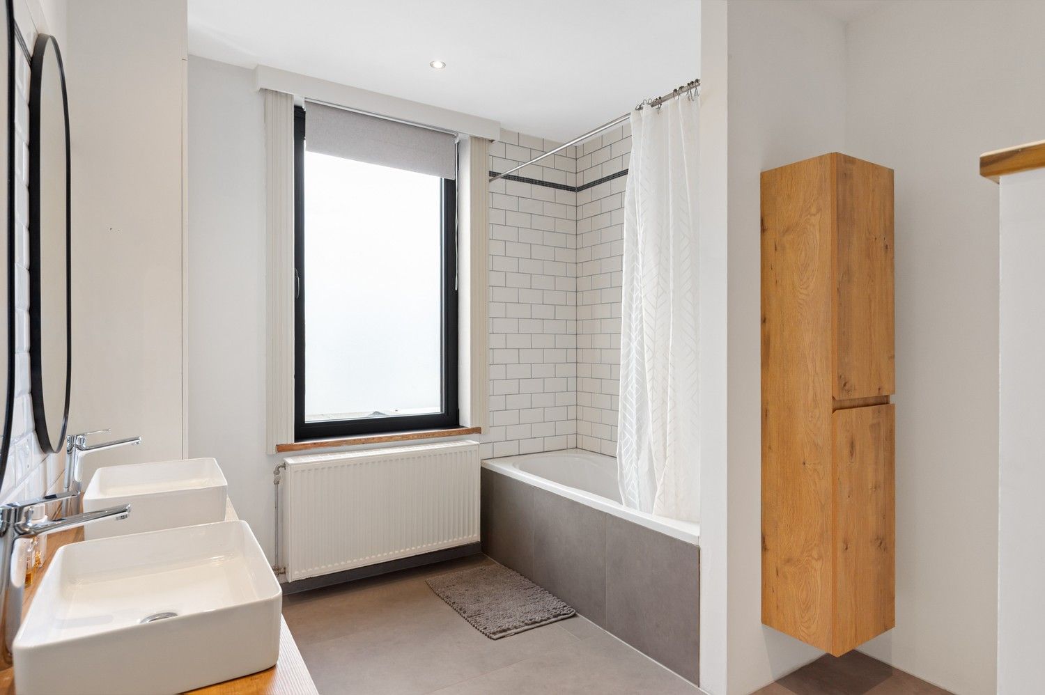 Prachtig herenhuis met 4 slaapkamers en tuin in Wijnegem! foto 24