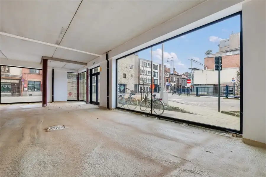 UNIEK CASCO HANDELSPAND VAN 238M² OP EEN TOPLOCATIE IN HASSELT foto 14