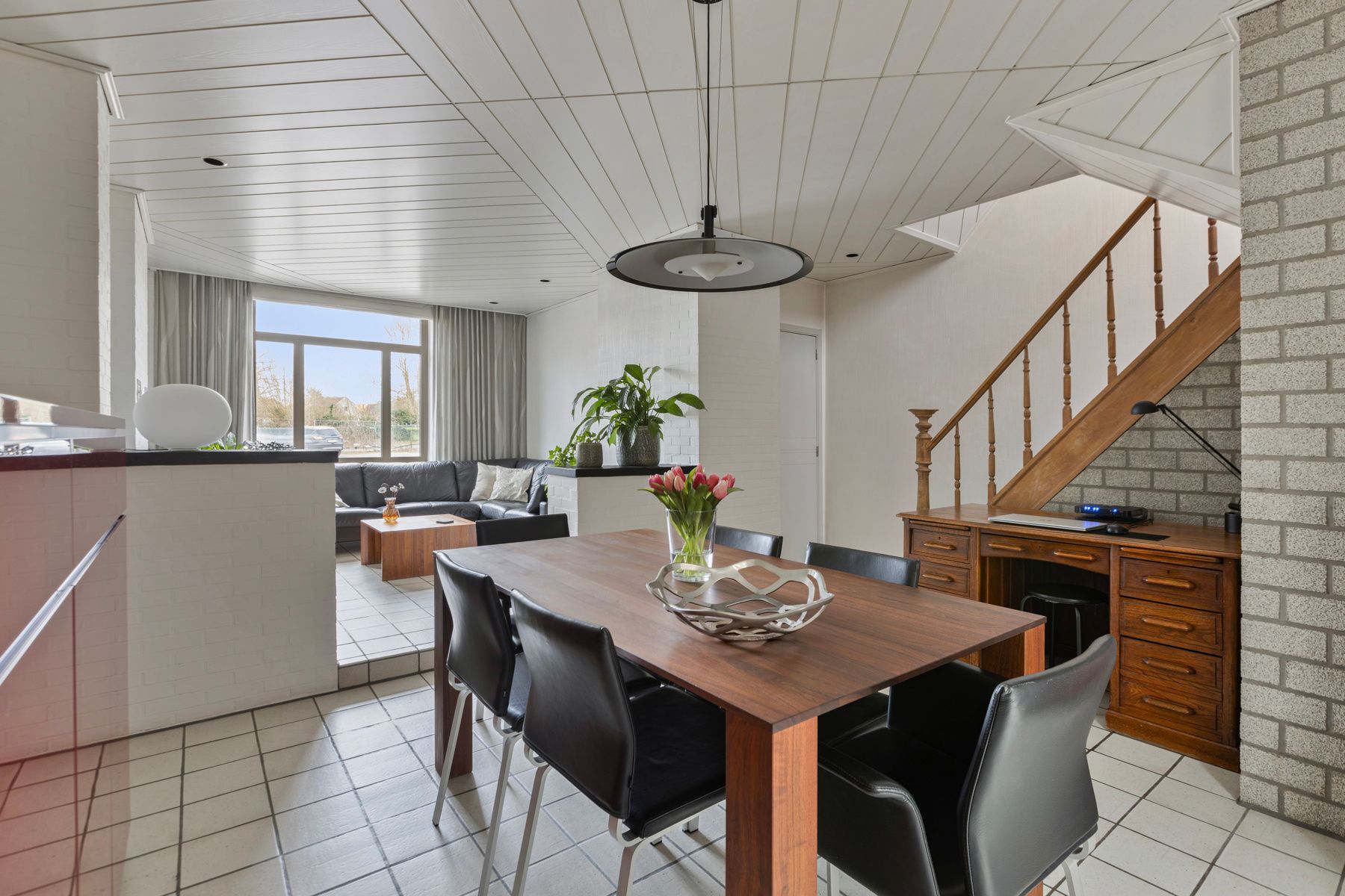 Charmante, gerenoveerde HOB met veranda en tuin in Hasselt – instapklaar en perfect gelegen! foto 11