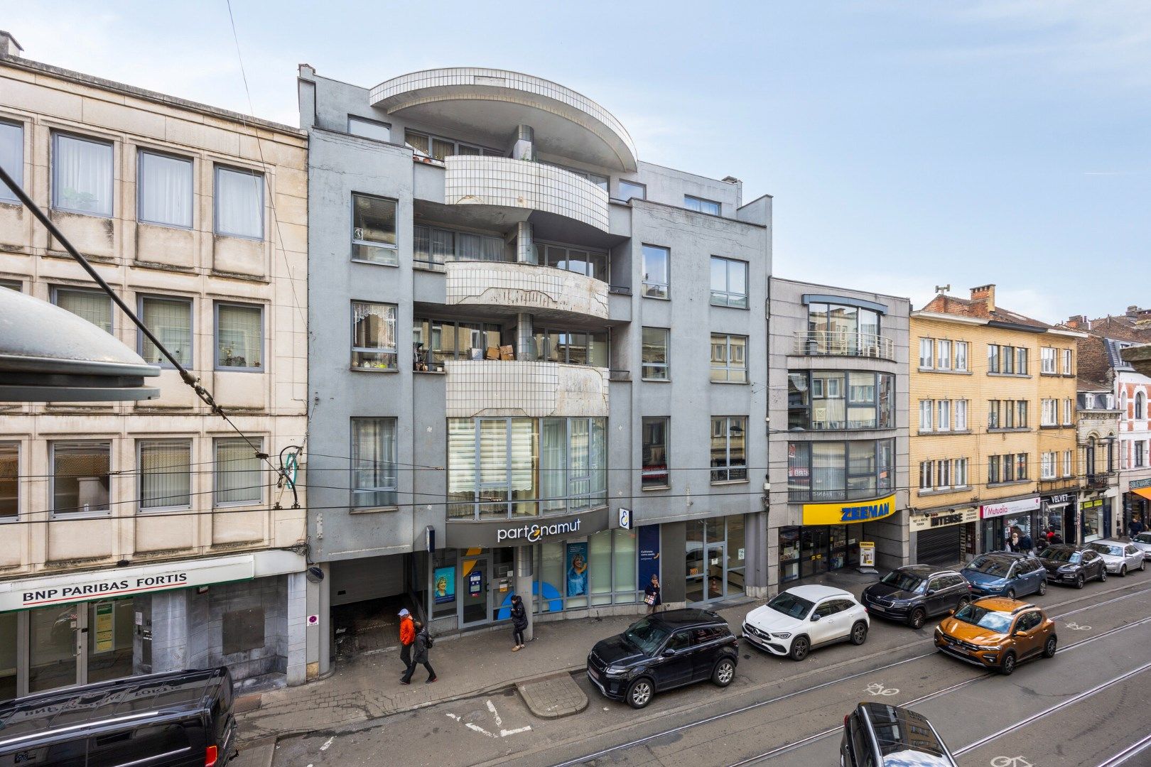 Op te frissen 1-slaapkamer-appartement in het bruisende Schaarbeek foto 21