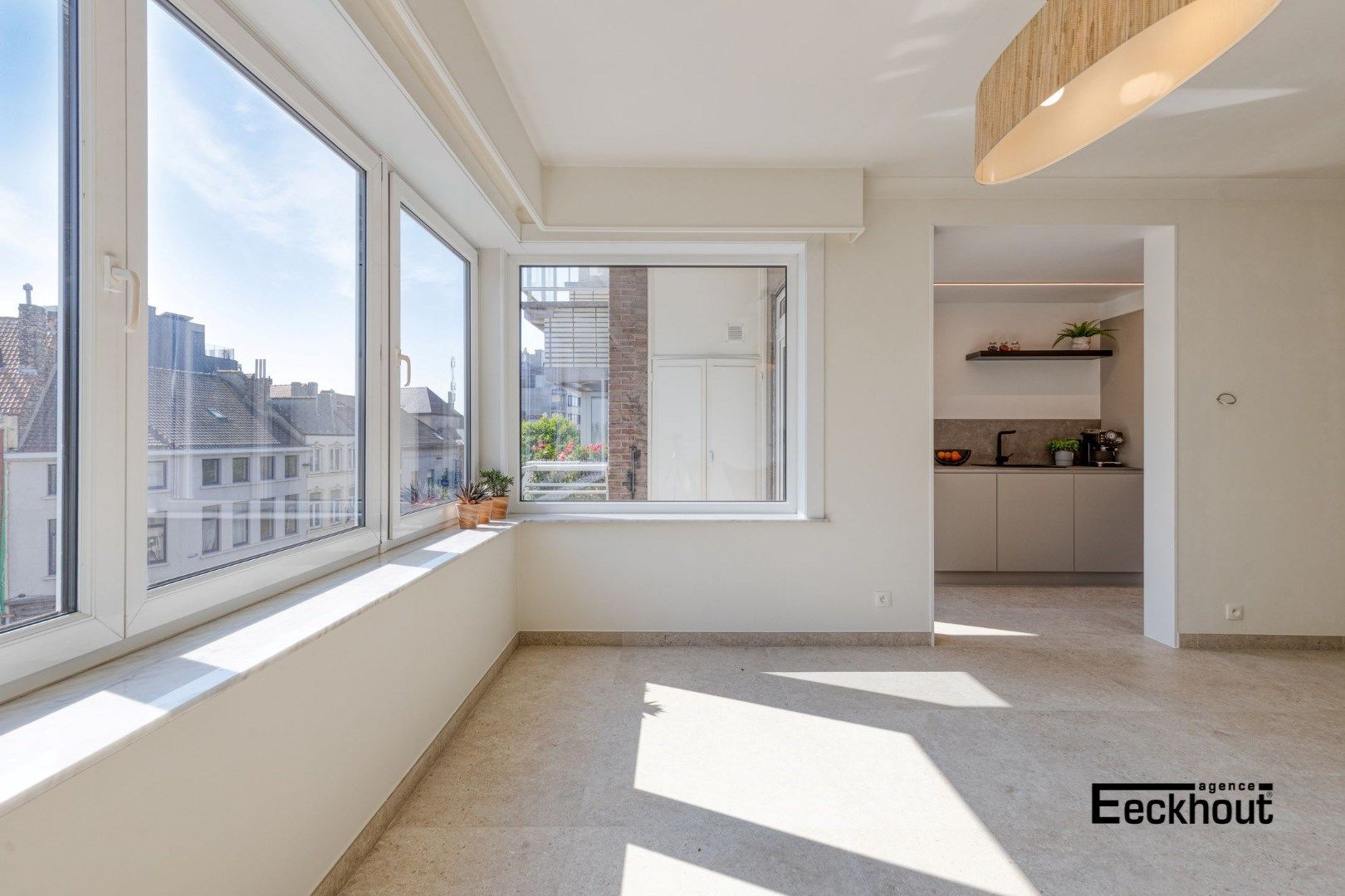Exclusief, volledig vernieuwd appartement (104 m²) op gegeerde ligging te Oostende! foto 6