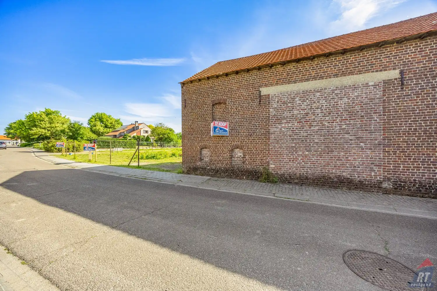 Ruim bouwperceel met verkavelingsmogelijkheden foto 8