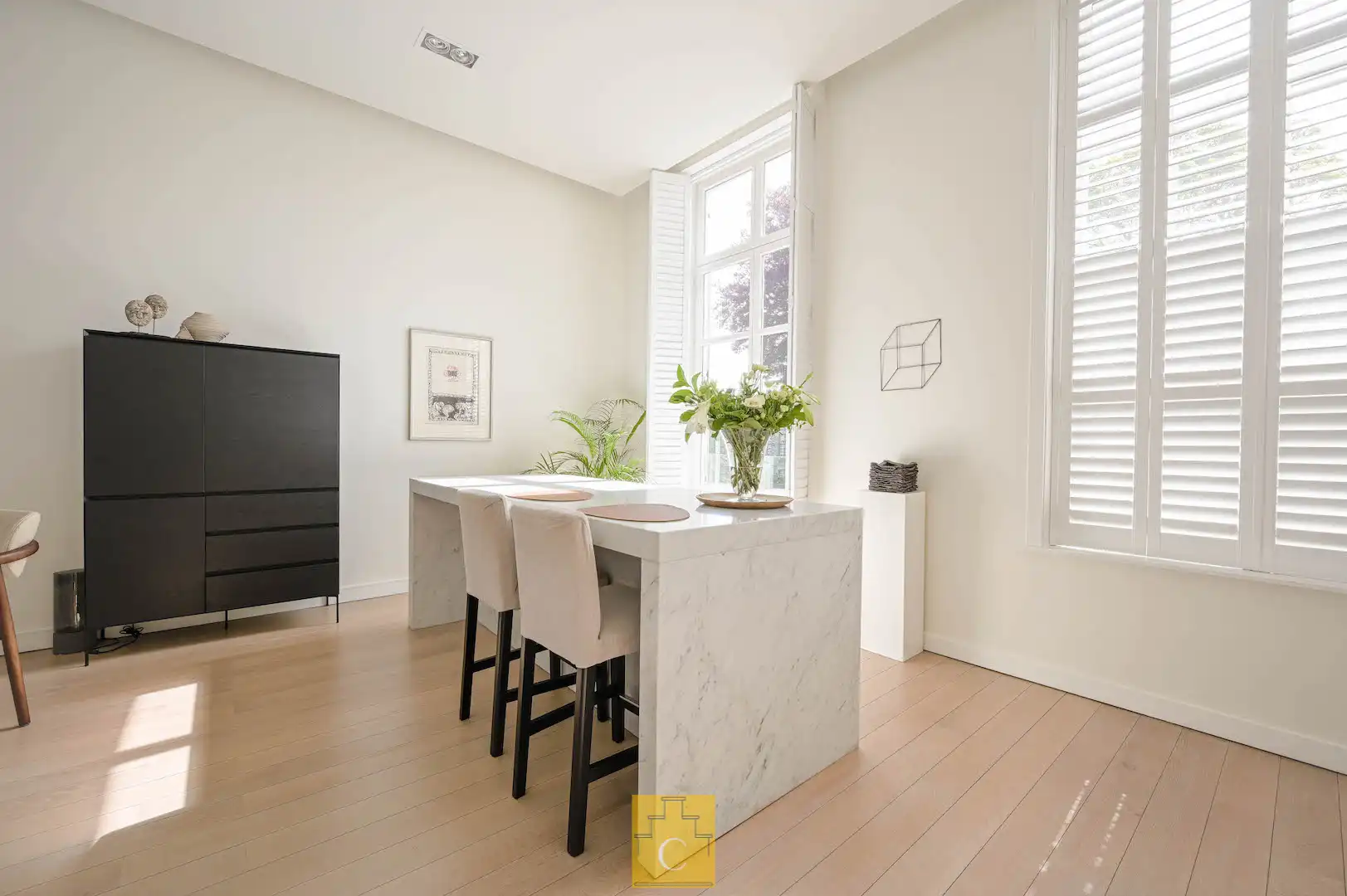 high-end afgewerkt appartement (112 m2) in 18e eeuws stadspaleis ‘Hof de Gros’, toplocatie bij Sint-Jakobskerk, met optionele aankoop parkeerplaats foto 5