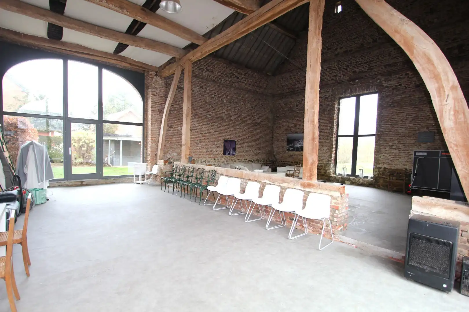 RUIME WONING VAN 390 m² MET GROTE TUIN EN ZWEMBAD foto 11