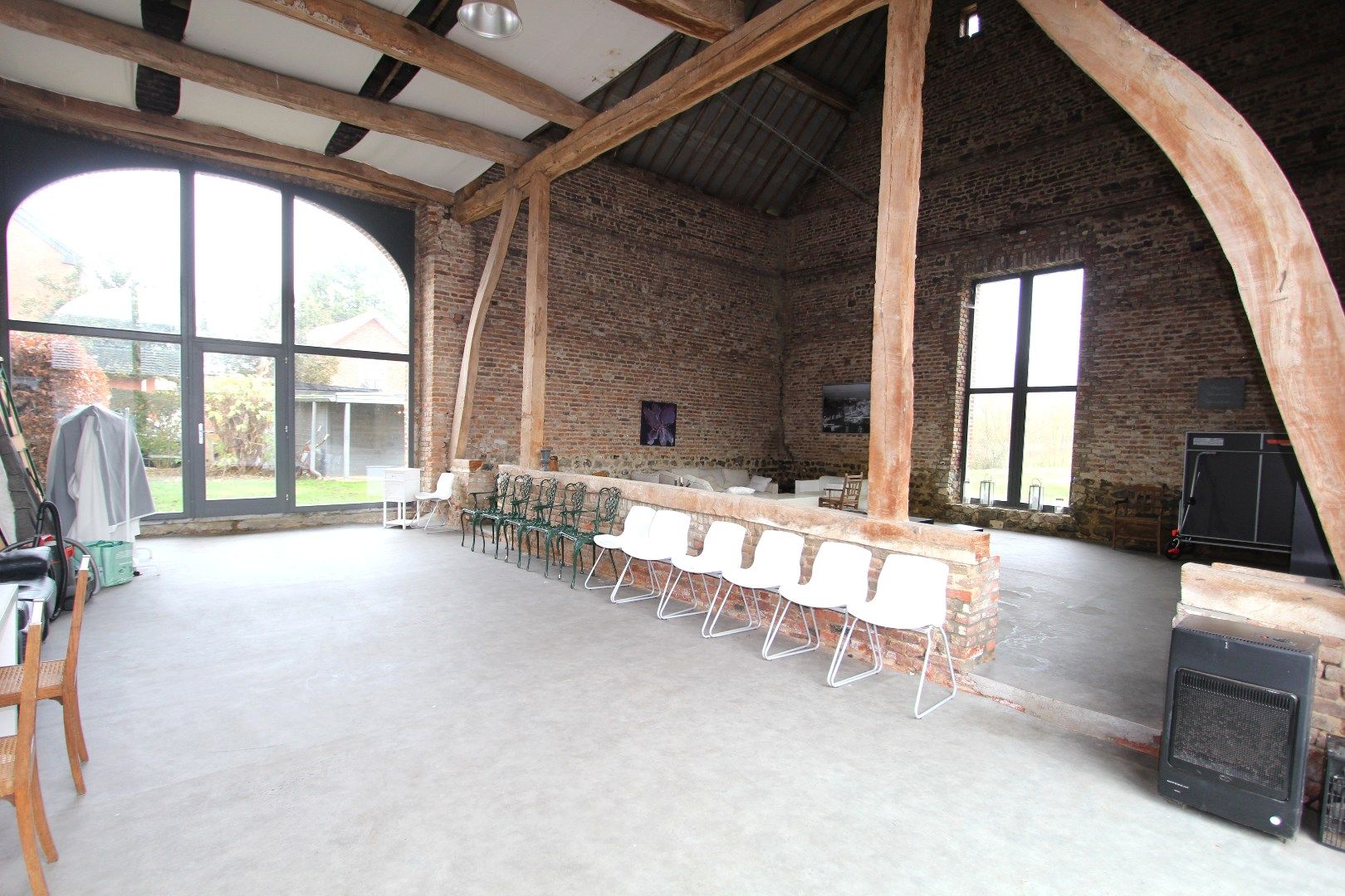 RUIME WONING VAN 390 m² MET GROTE TUIN EN ZWEMBAD foto 11