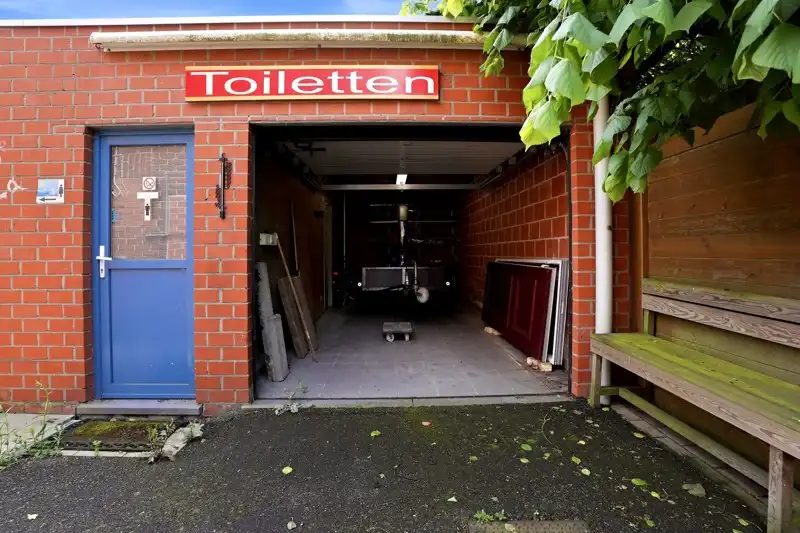 Commercieel pand met woonst en feestzaal op zichtbare locatie te Tielt 🏠 foto 15
