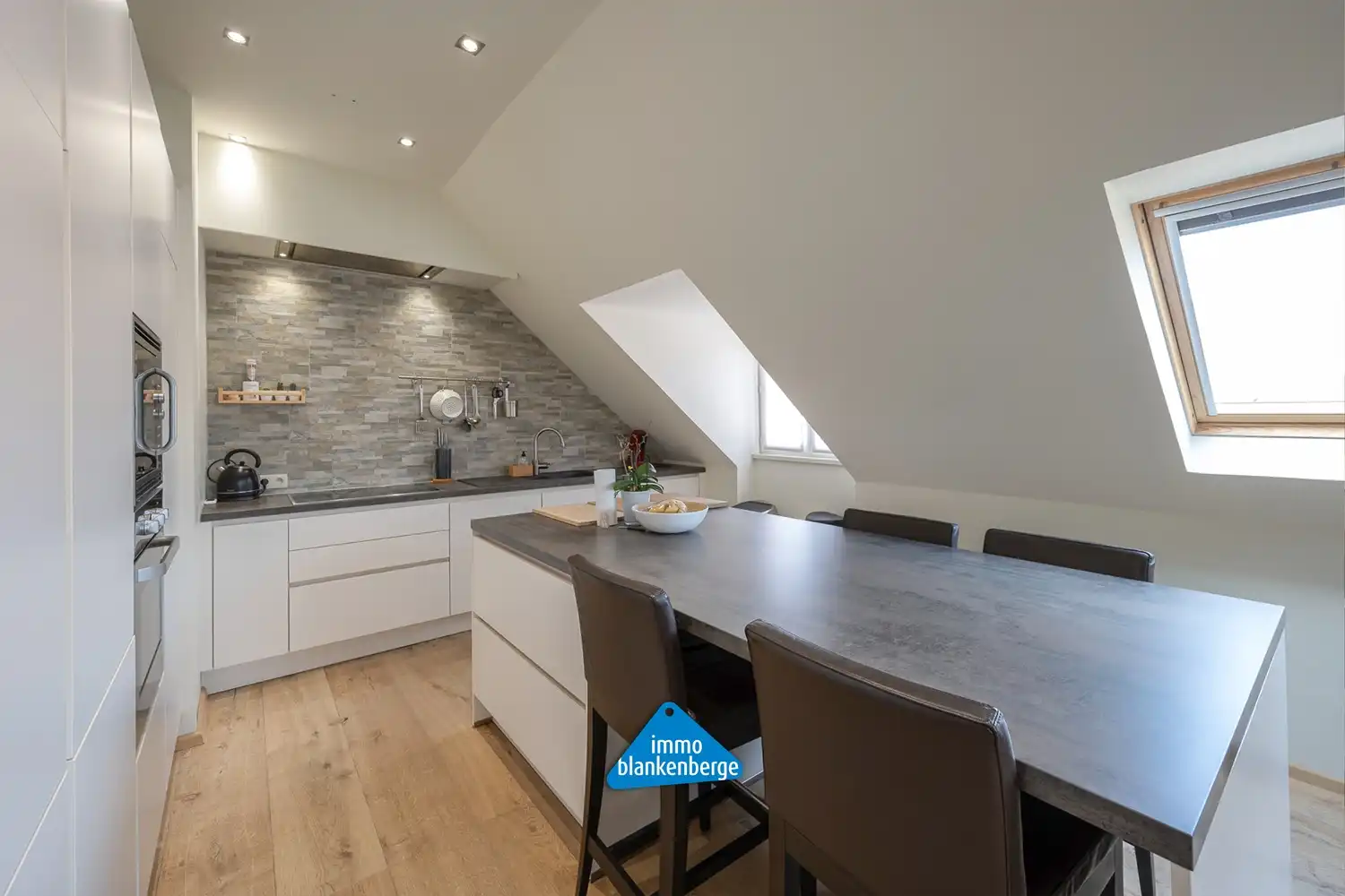 Stijlvol appartement met Moderne open Keuken nabij de Jachthaven van Blankenberge foto 6