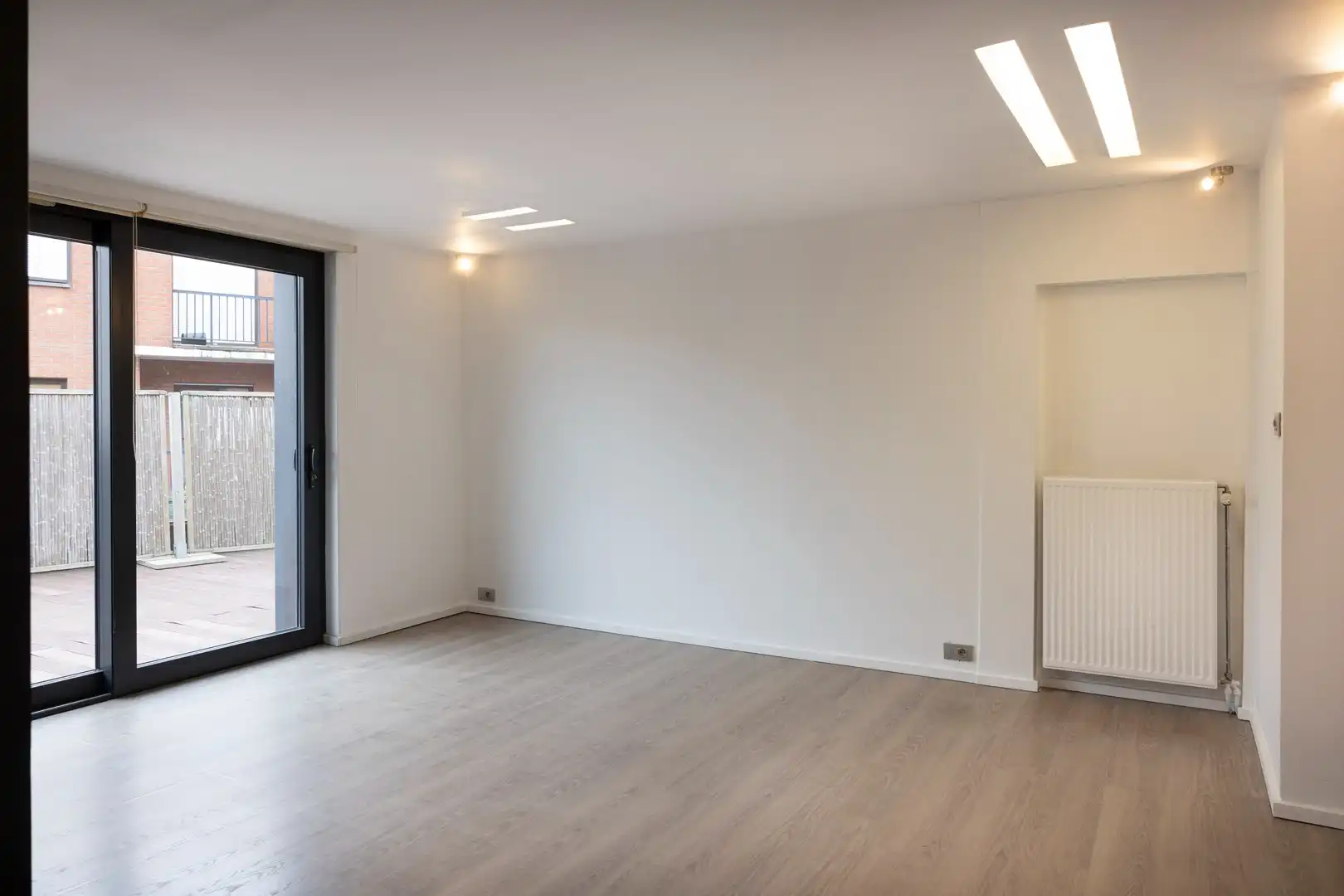 Ruim twee-kamer-appartement met groot terras. foto 8