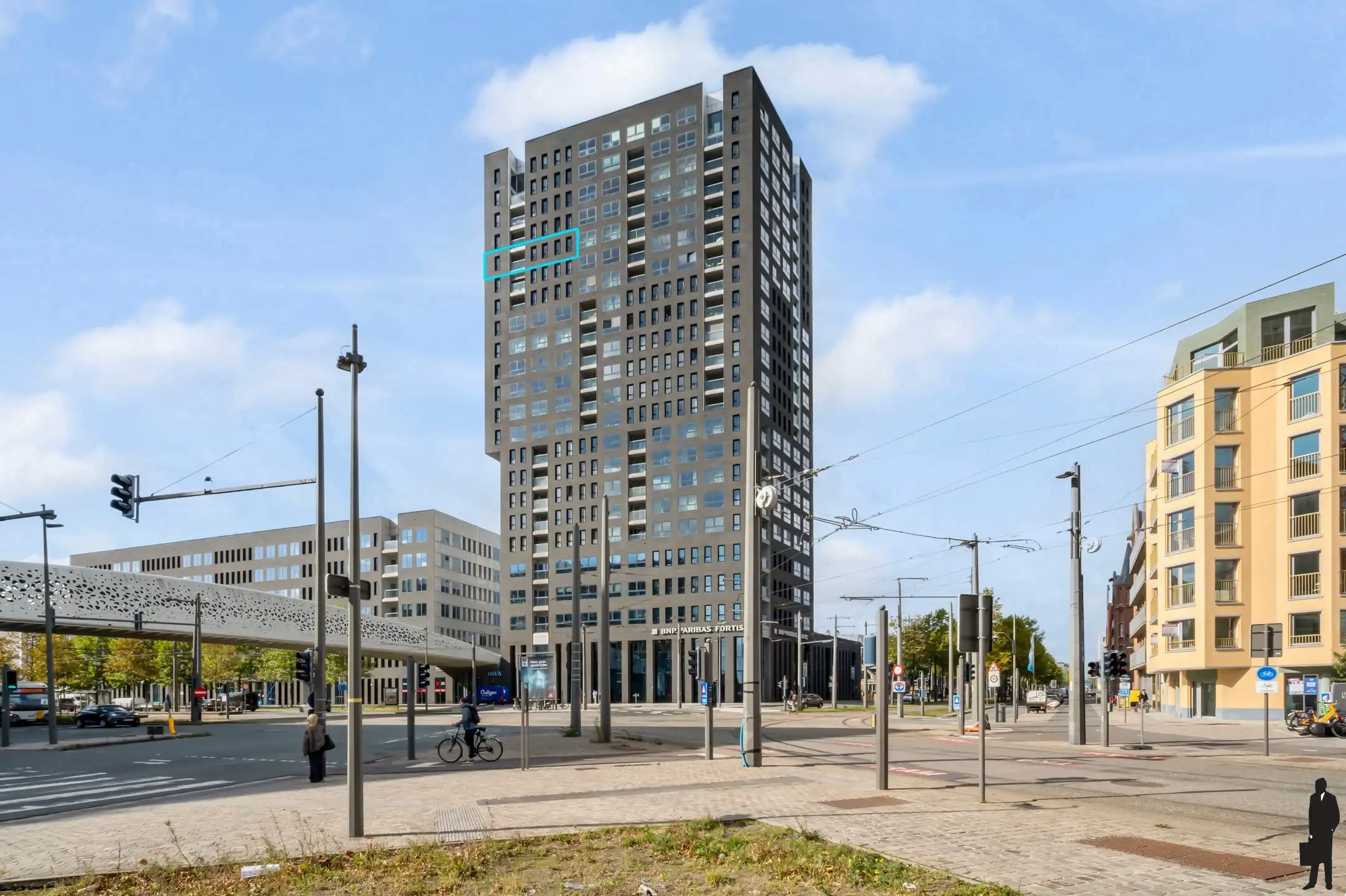 Exclusief tweeslaapkamer appartement op de 17de verdieping met panoramisch stadszicht foto 16