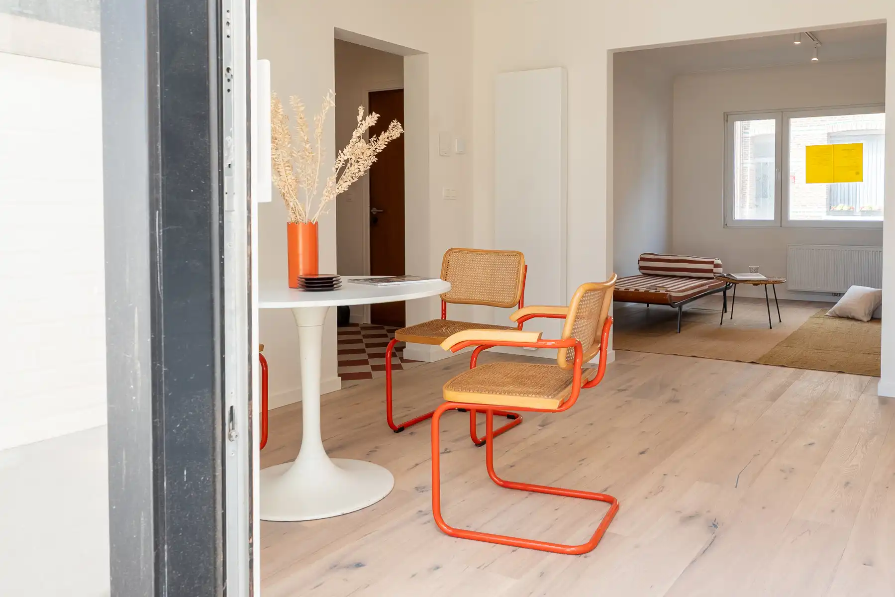 Opbrengsteigendom met 3 appartementen, tuin en garagebox foto 26