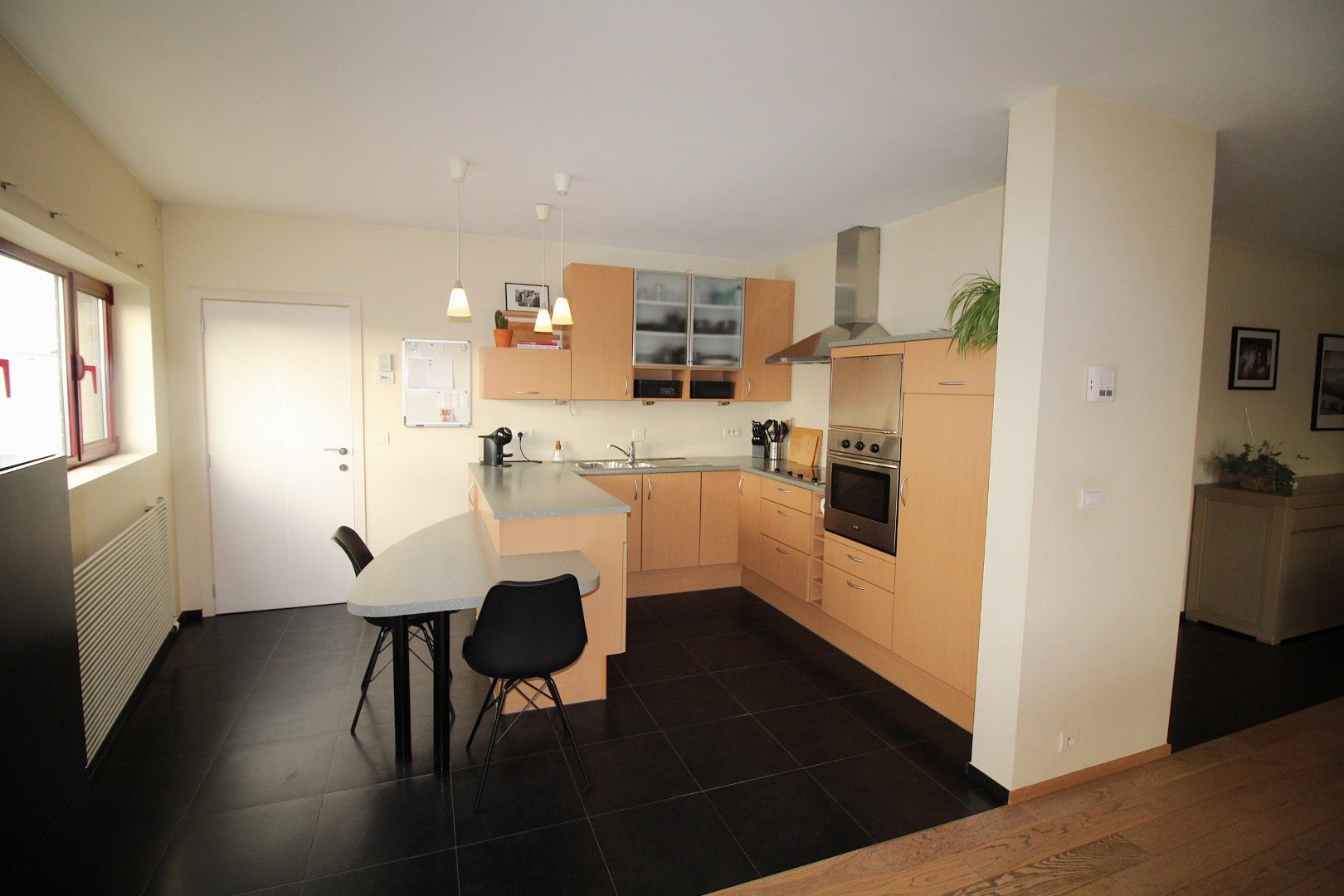  veelzijdig bedrijfsgebouw met woonst op een absolute commerciële topligging foto 17