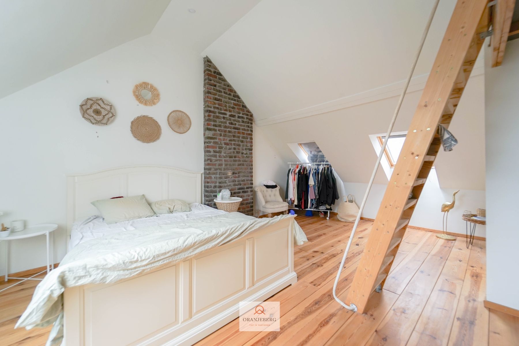 RUIME woning te huur (ideaal voor co-housing) foto 7