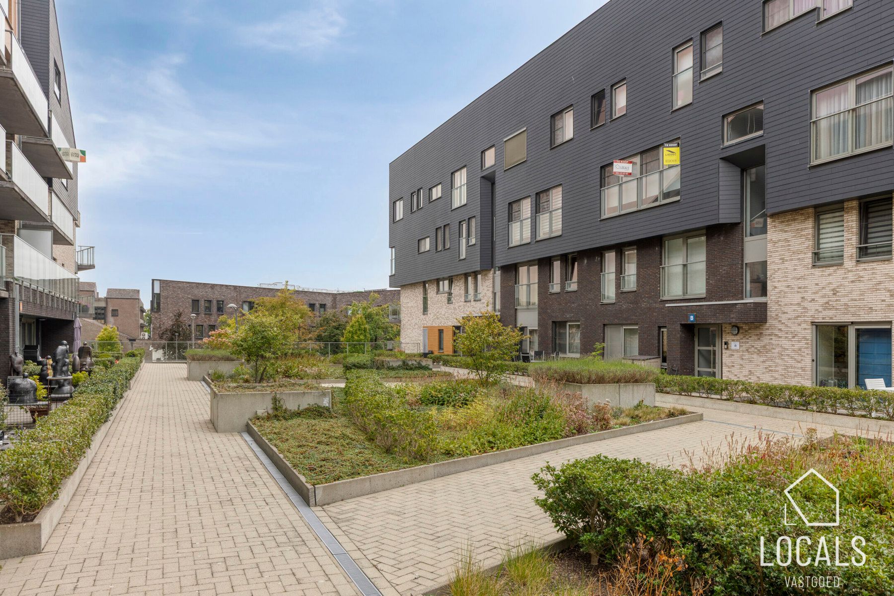 Ruim 2-slpk appartement met terras in centrum Ninove foto 3