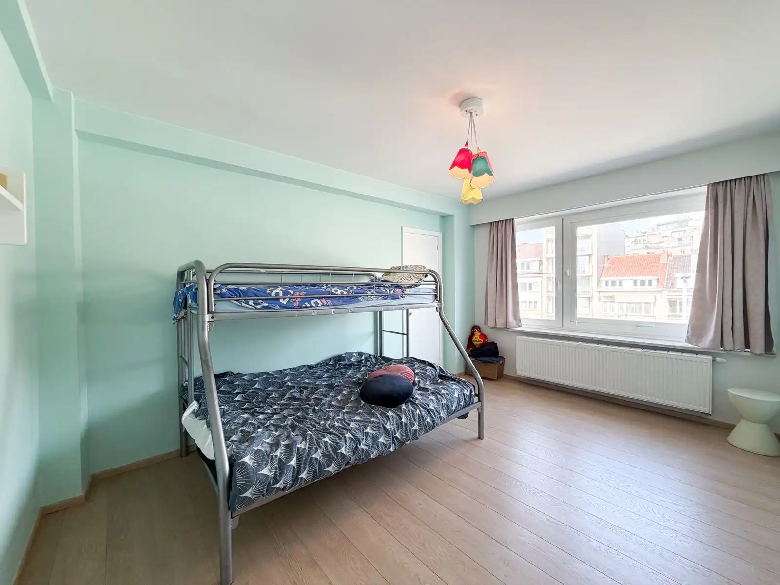 Fanstastisch ruim hoekappartement met 2 slpk én gemeubeld, pal aan zee foto 13
