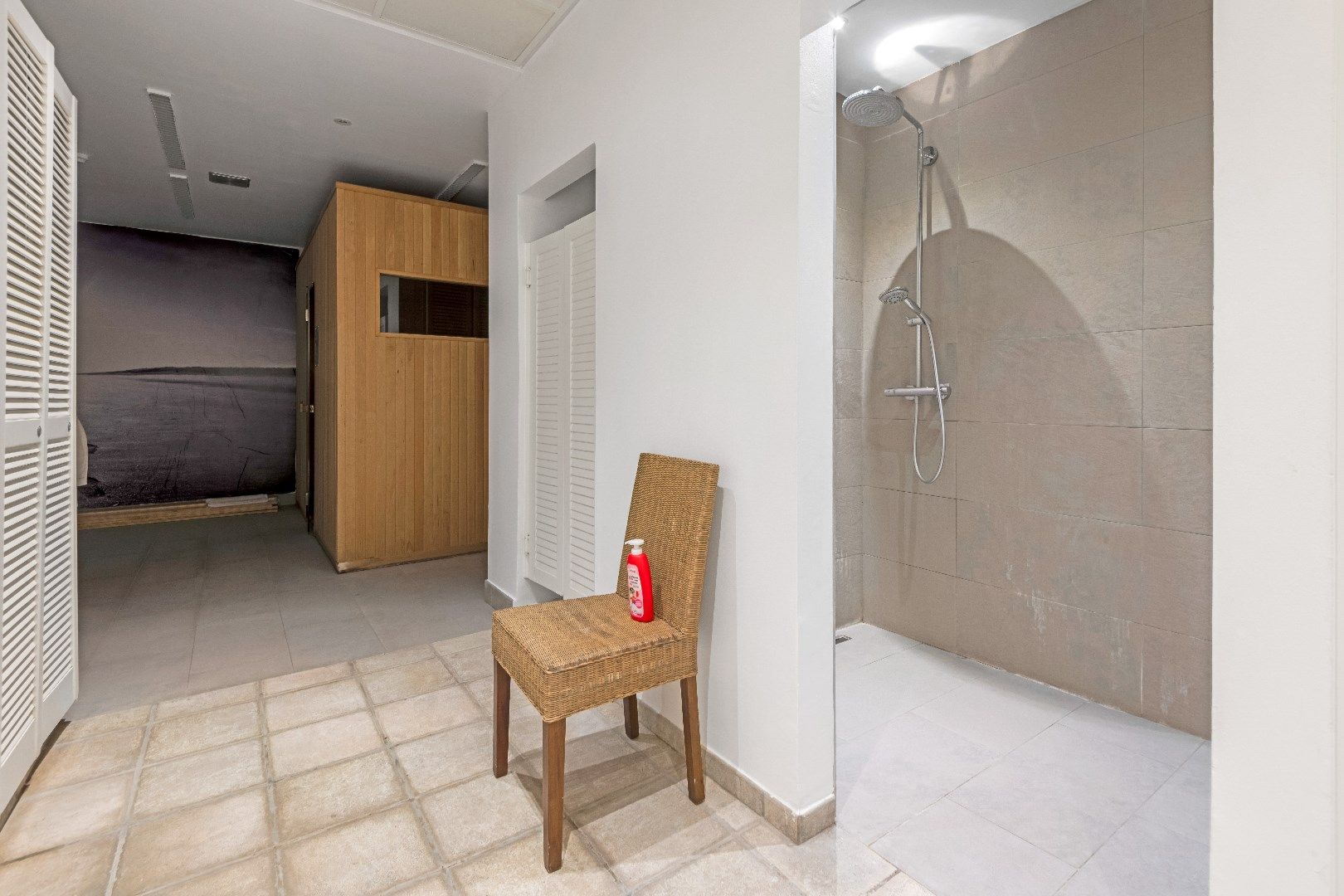 Mooi vernieuwd appartement centraal gelegen op de Paul Parmentierlaan foto 16