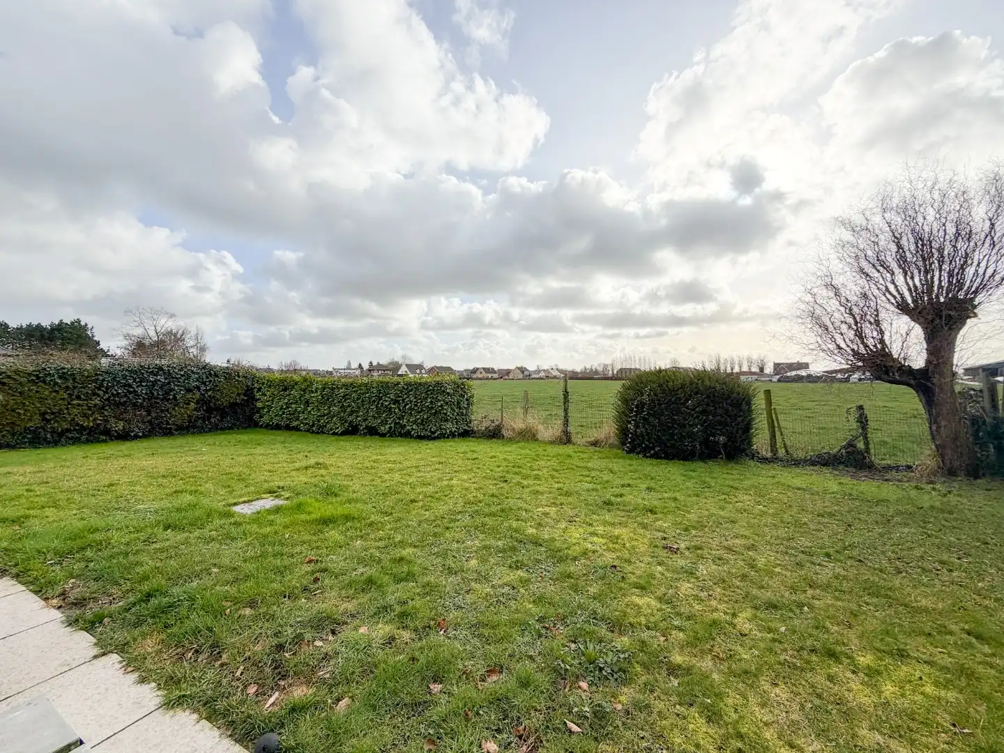 Alleenstaande woning met open zicht en mooie tuin, perceel 539 m², Torhout foto 2