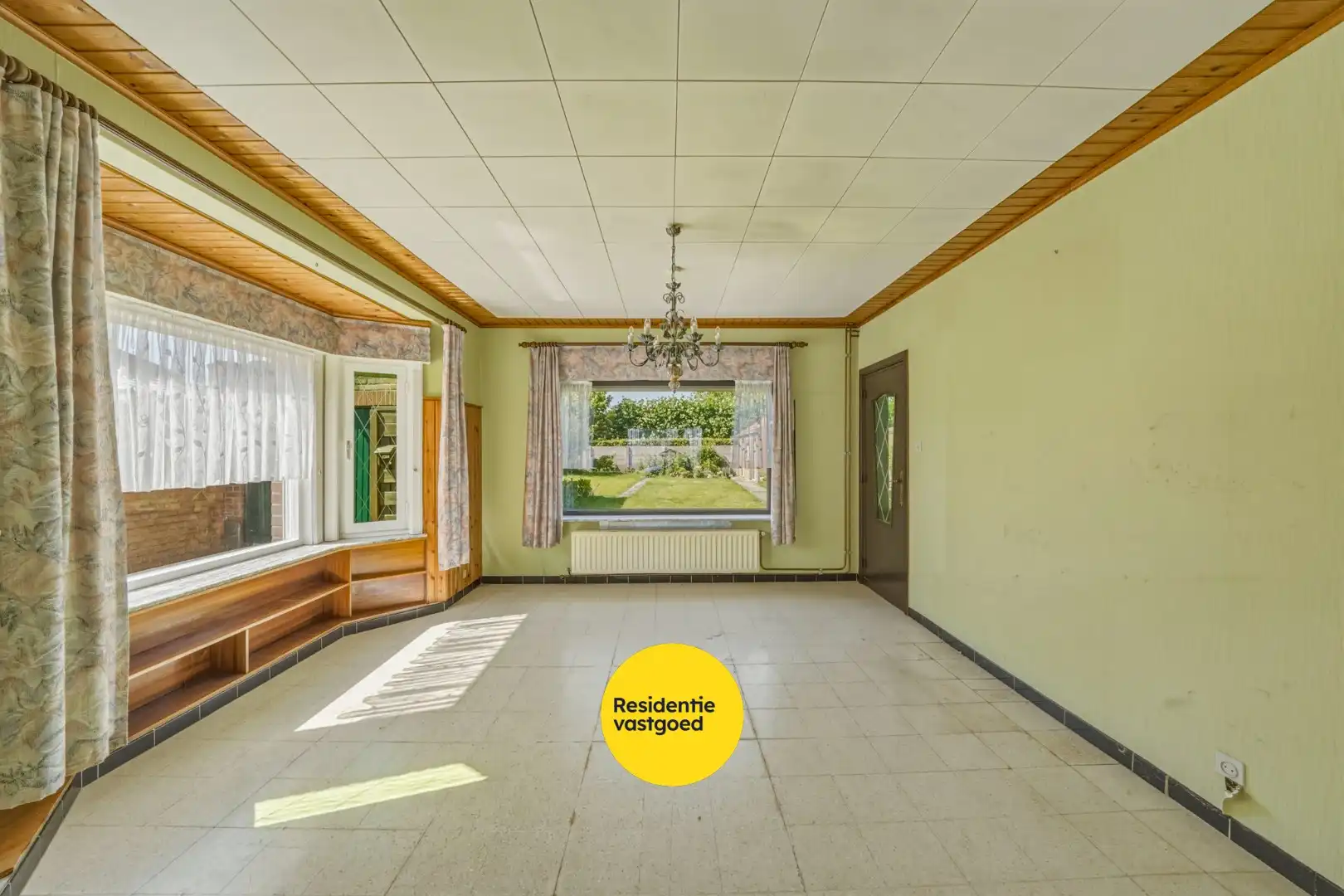 Ruime halfopen woning met 4 slaapkamers, tuin en garage foto 8