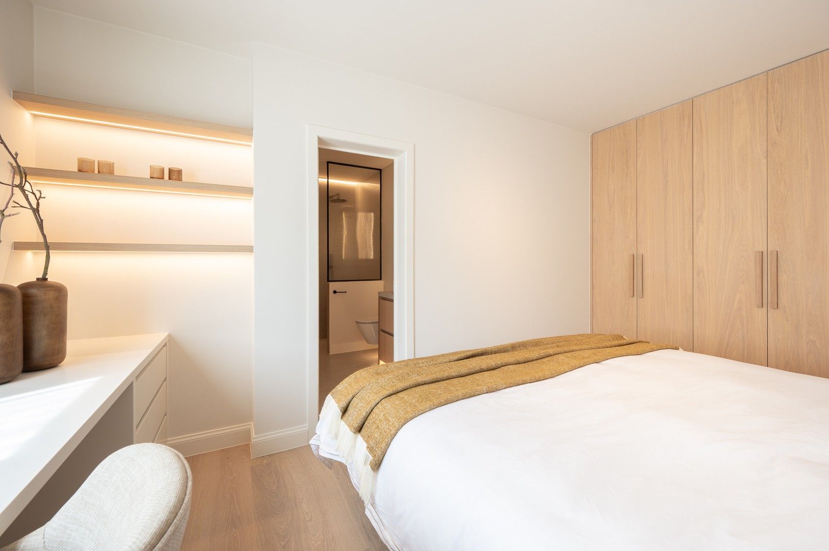 Prachtig en luxueus gerenoveerd appartement met zeezicht, centraal gelegen in het Zoute. foto 15