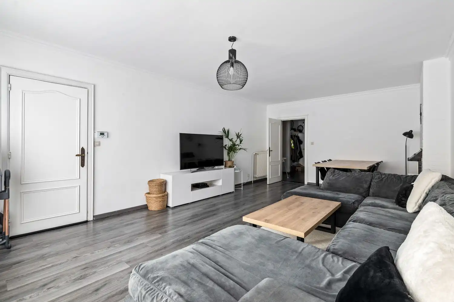 Instapklaar appartement op de 1ste verdieping met 2 slaapkamers en berging te Mortsel! foto 4