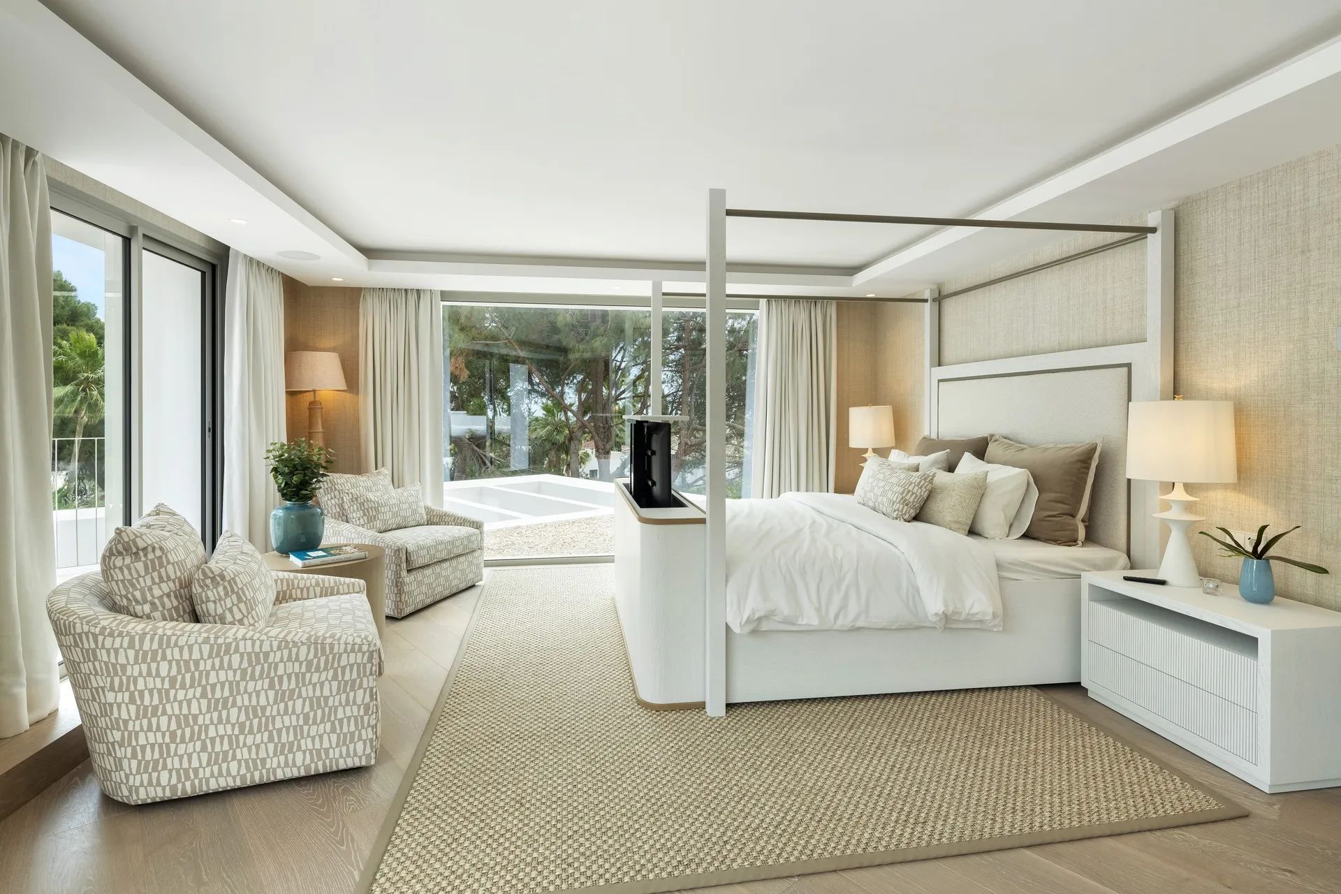 Iconische villa in Marbella’s toplocatie – instapklaar meesterwerk met tennisbaan, spa en cinema foto 8