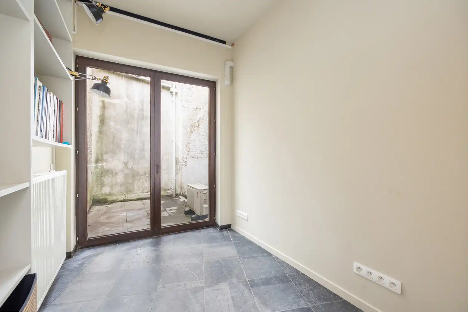 MATCHED kevin@wellimmo.net voor meer info!  Gelijkvloers appartement  101m² met buitenruimte 20m² en ruime kelder op toplocatie aan het Mechelseplein in hartje Antwerpen foto 20