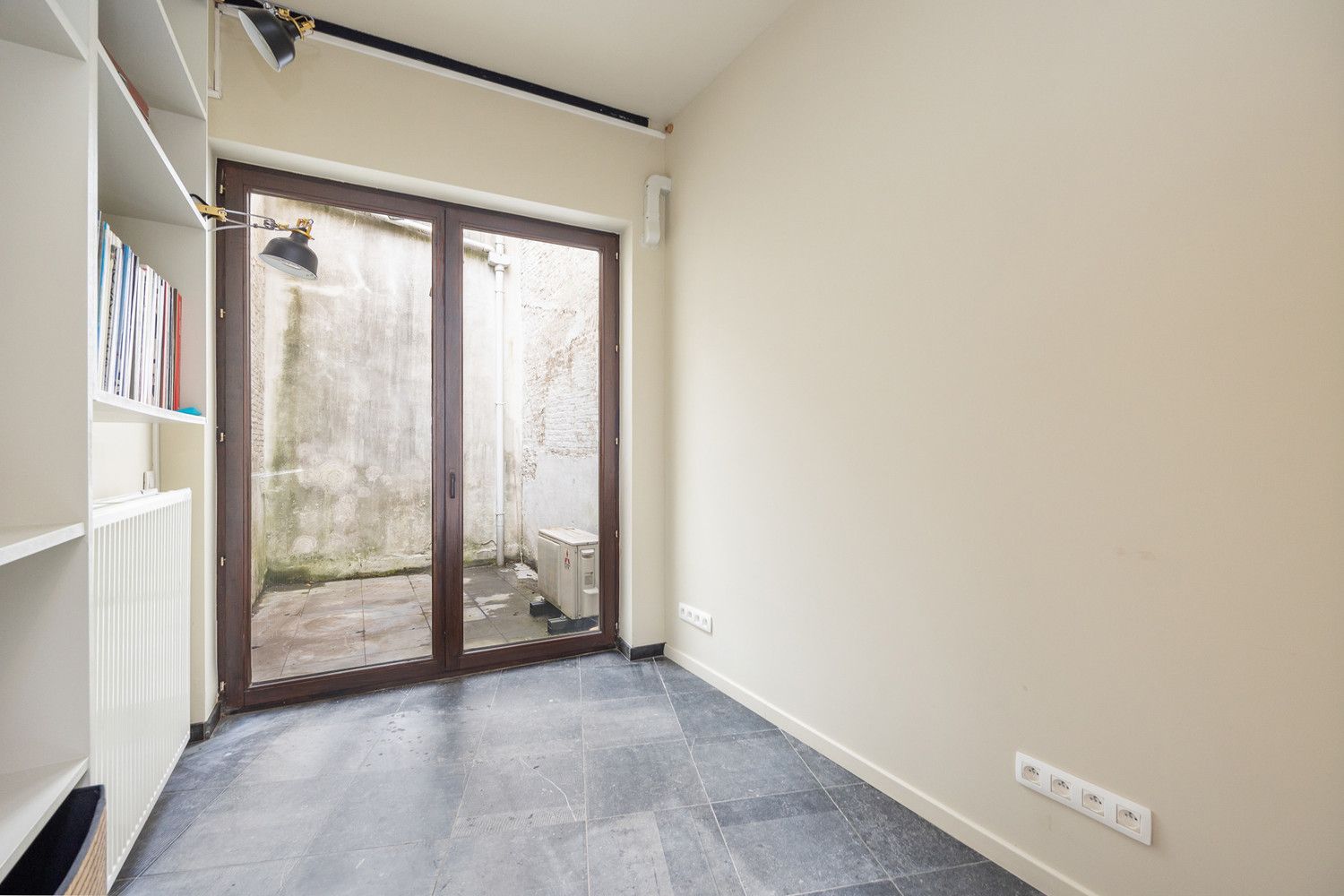 IN OPTIE: kevin@wellimmo.net voor meer info!  Gelijkvloers appartement  101m² met buitenruimte 20m² en ruime kelder op toplocatie aan het Mechelseplein in hartje Antwerpen foto 20