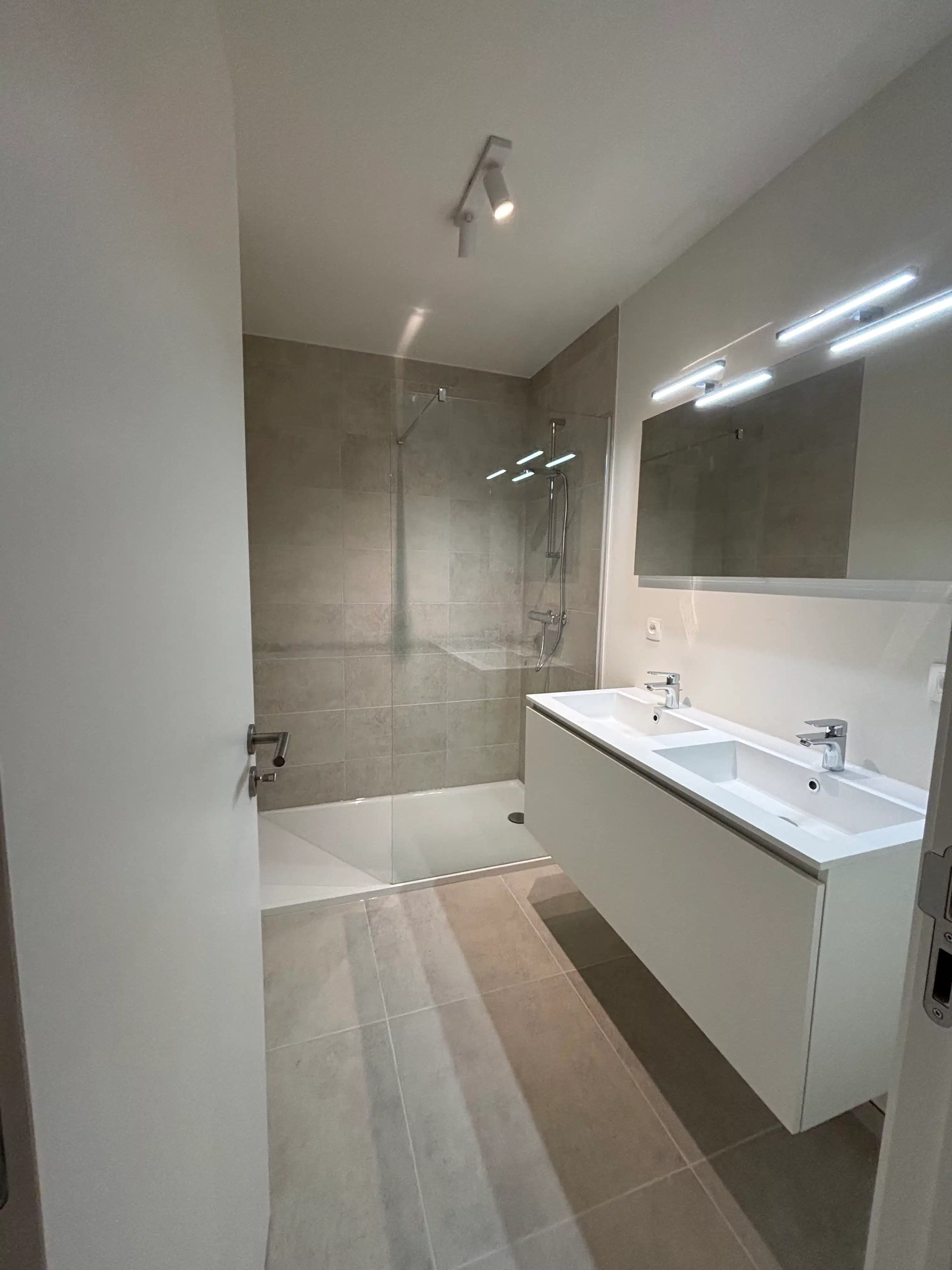 Exclusieve Nieuwbouw - Halfopen Woning op de Oude Kodak-site foto 12