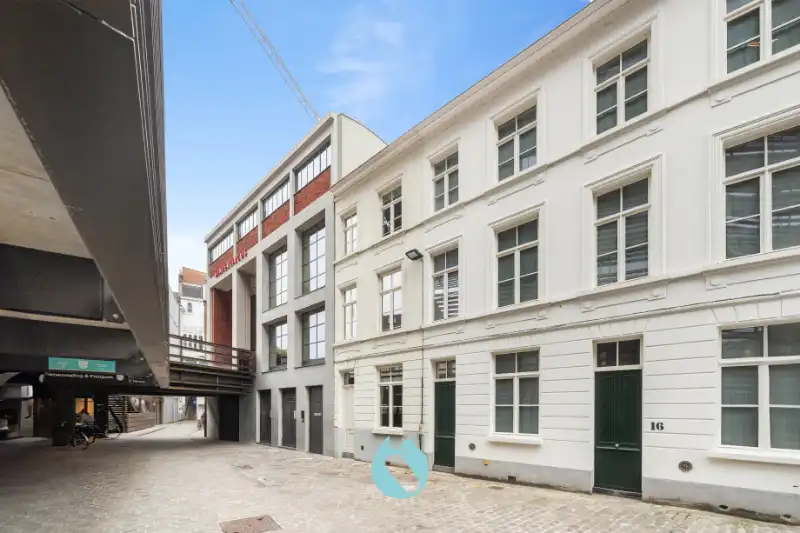 Instapklare stadswoning met 2 slaapkamers, bureauruimte en tuin foto 16