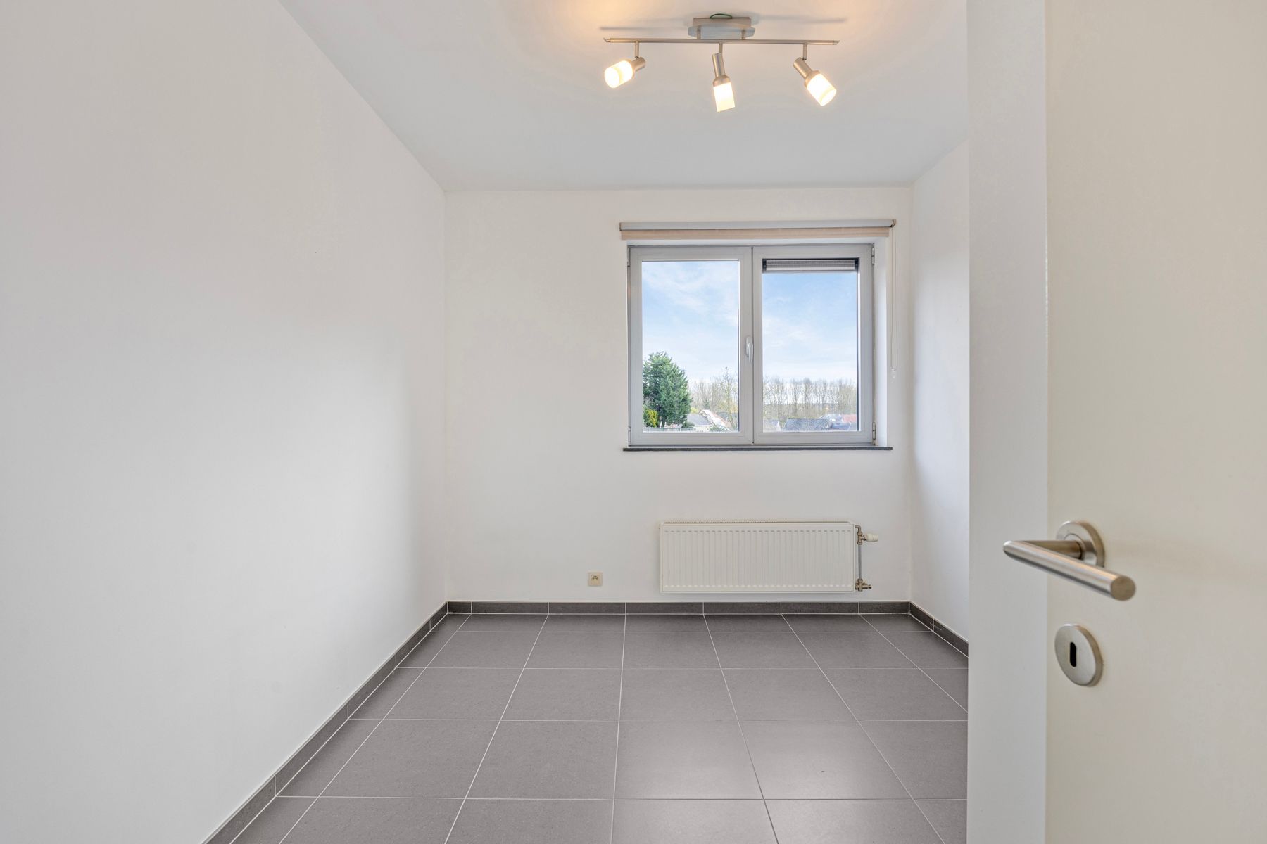 Instapklaar appartement met 2 kamers, staanplaats en terras foto 9