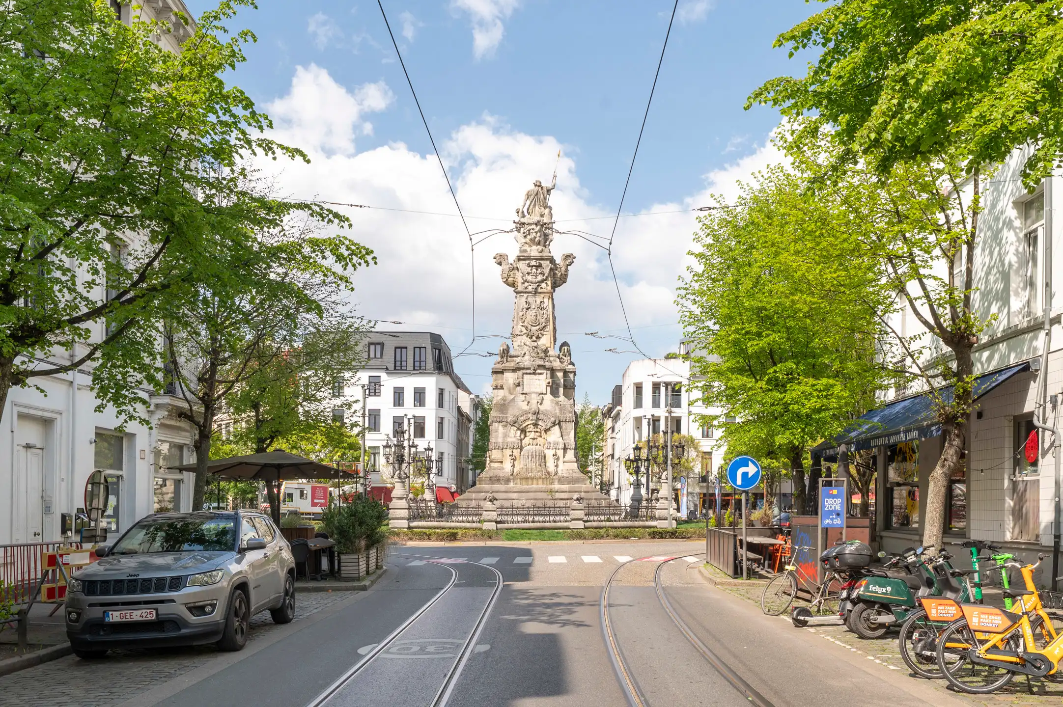Charmant en lichtrijk appartement met terras in topbuurt foto 14